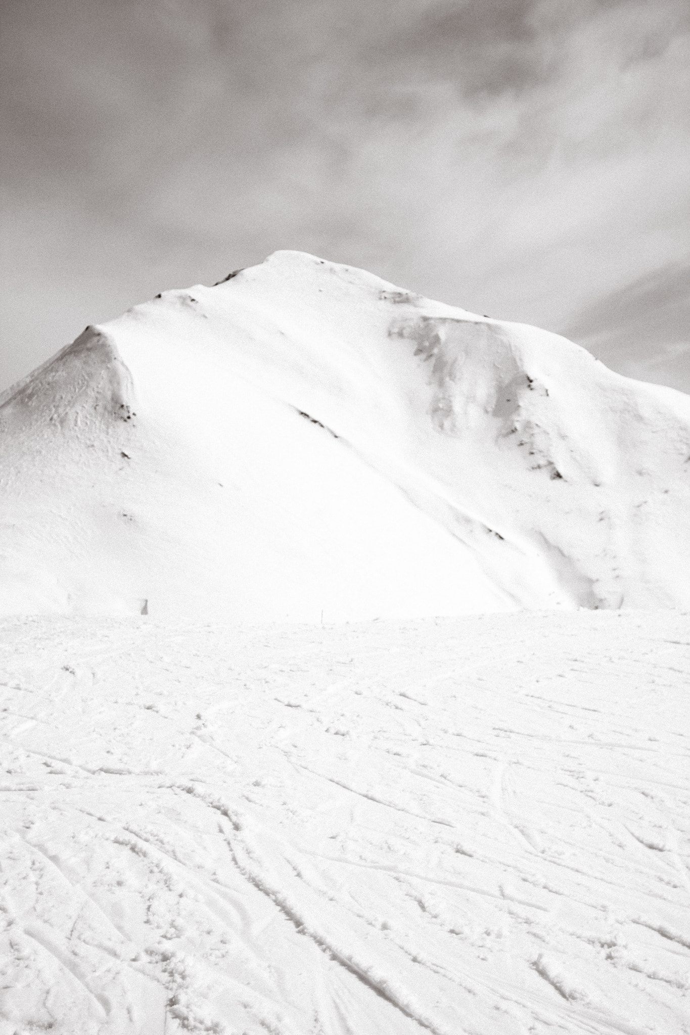 Canon EOS-1D Mark III sample photo. Ski and sky photography