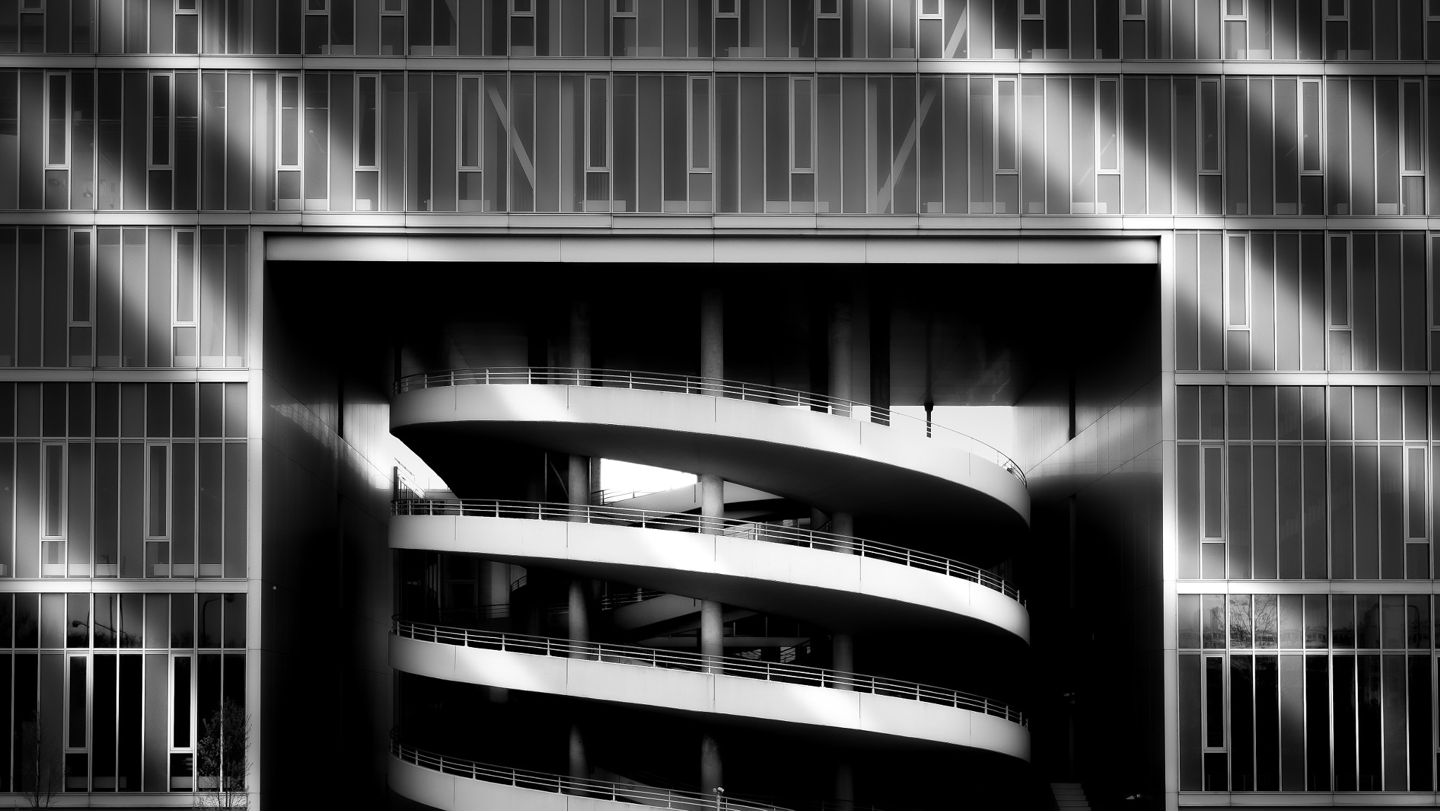 Canon EF-M 22mm F2 STM sample photo. The abandoned car park. | #spblog photography