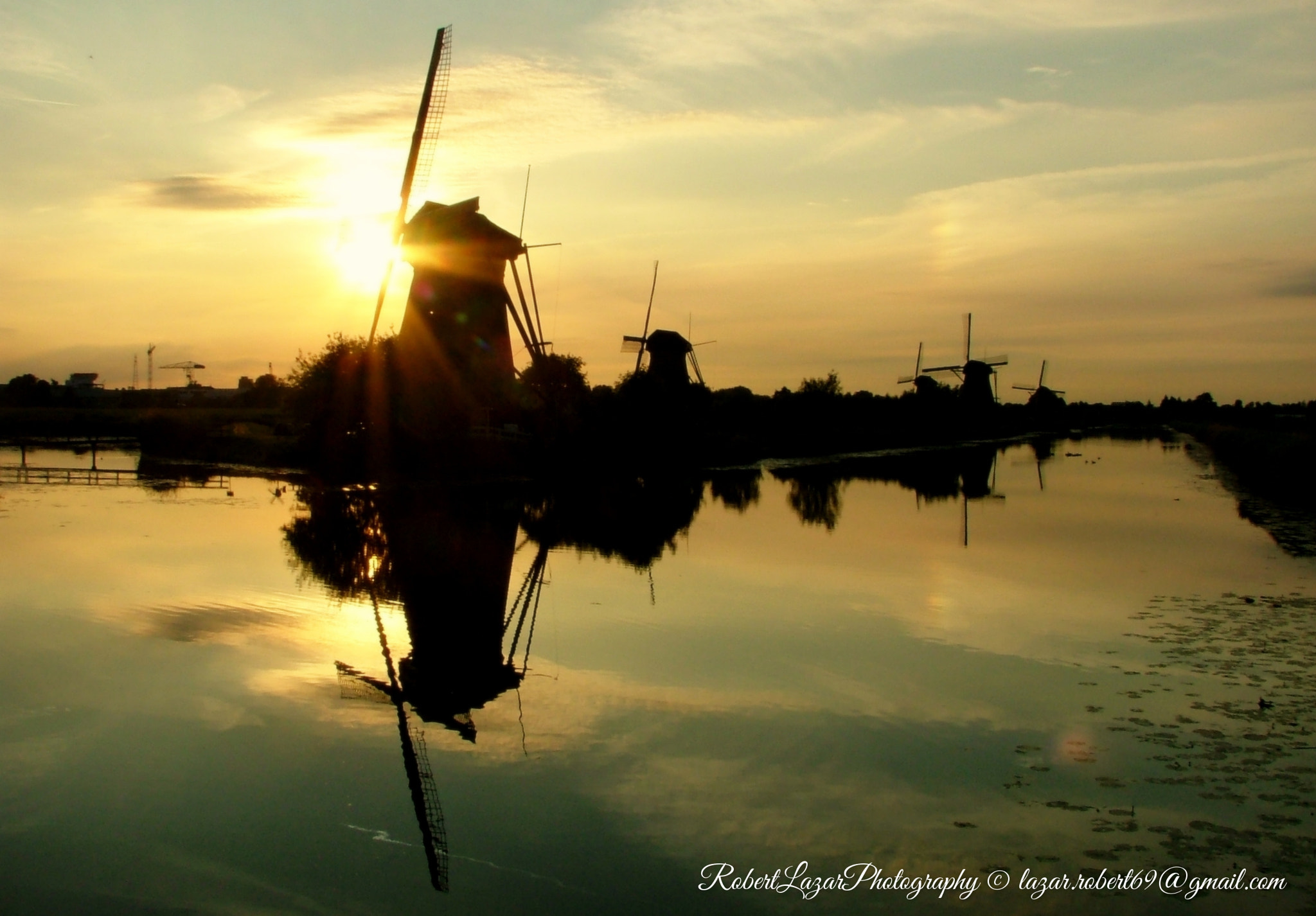 Fujifilm FinePix S5000 sample photo. Sun and windmills photography