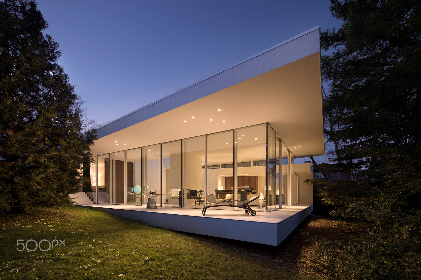 Canon TS-E 17mm F4L Tilt-Shift sample photo. Villa - twilight exterior photography