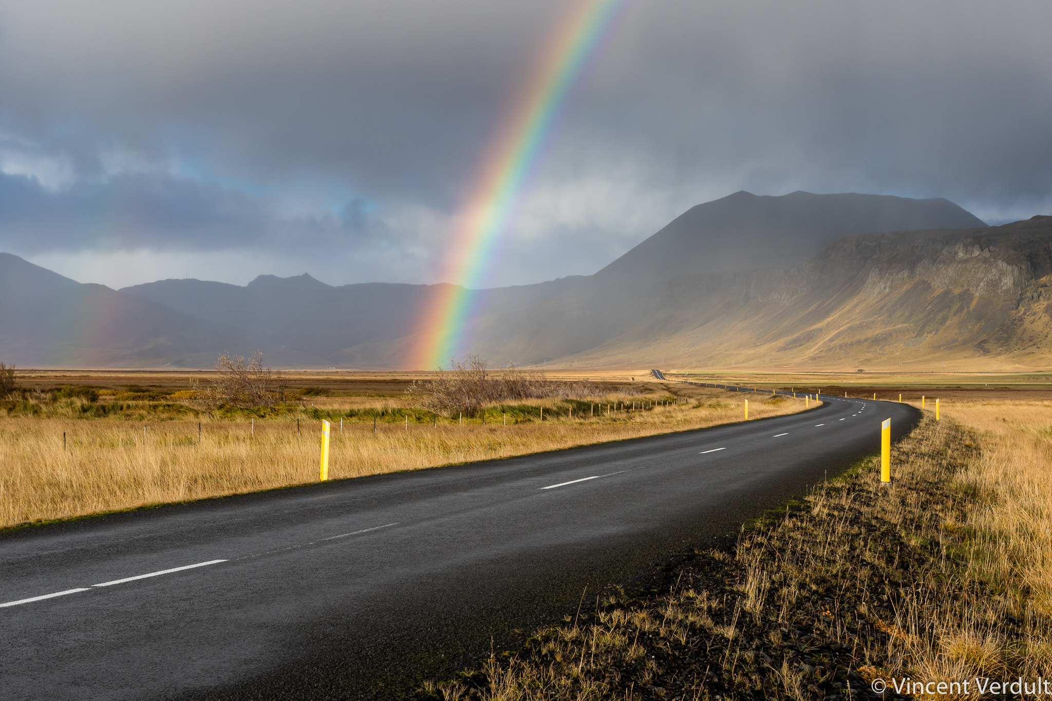 Canon EF 17-40mm F4L USM sample photo. Rainbow road photography