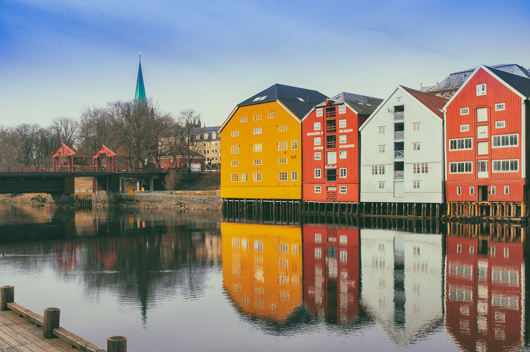Nikon AF Nikkor 35mm F2D sample photo. Nidelva photography