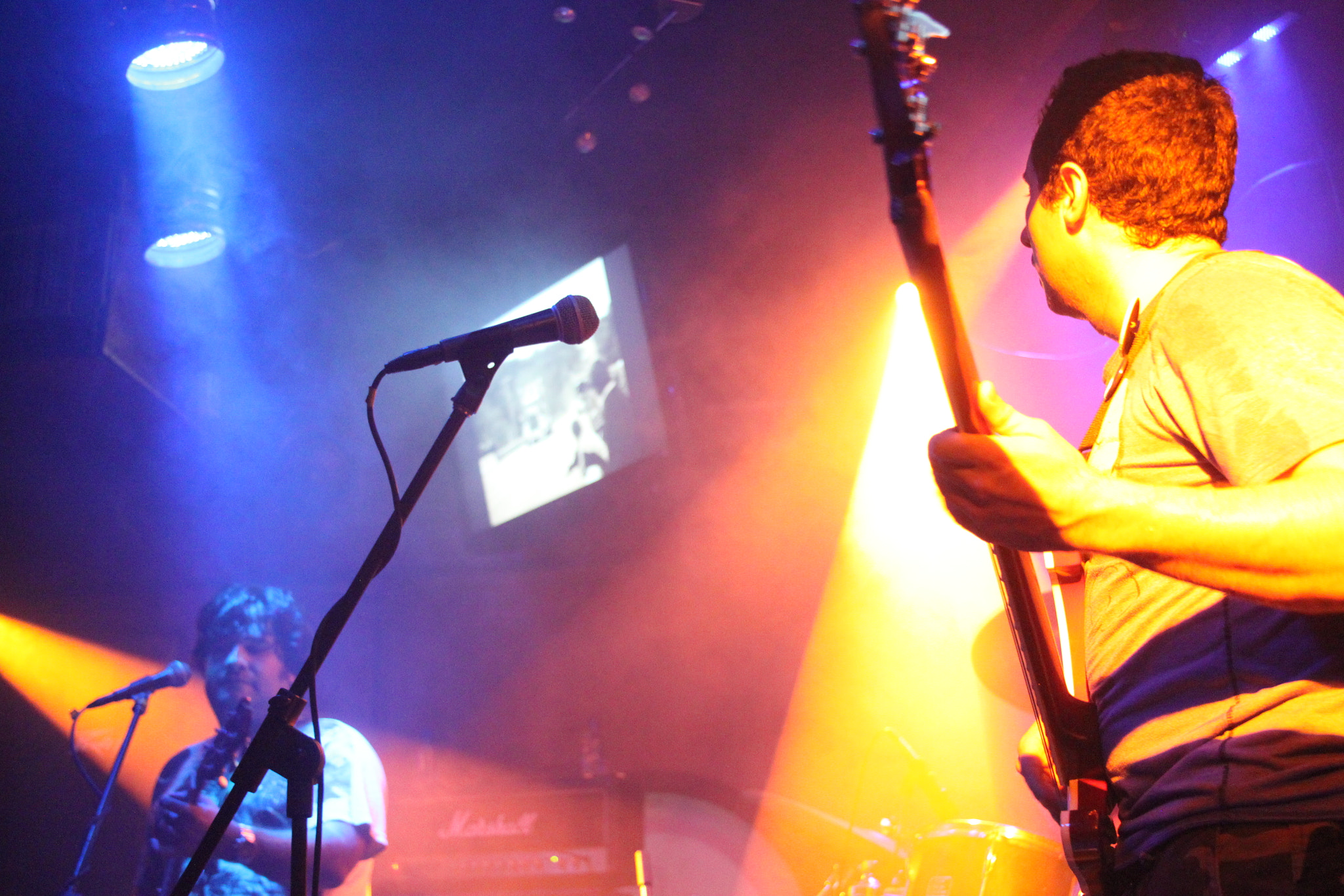Canon EF 28-135mm F3.5-5.6 IS USM sample photo. Banda unco en escena photography