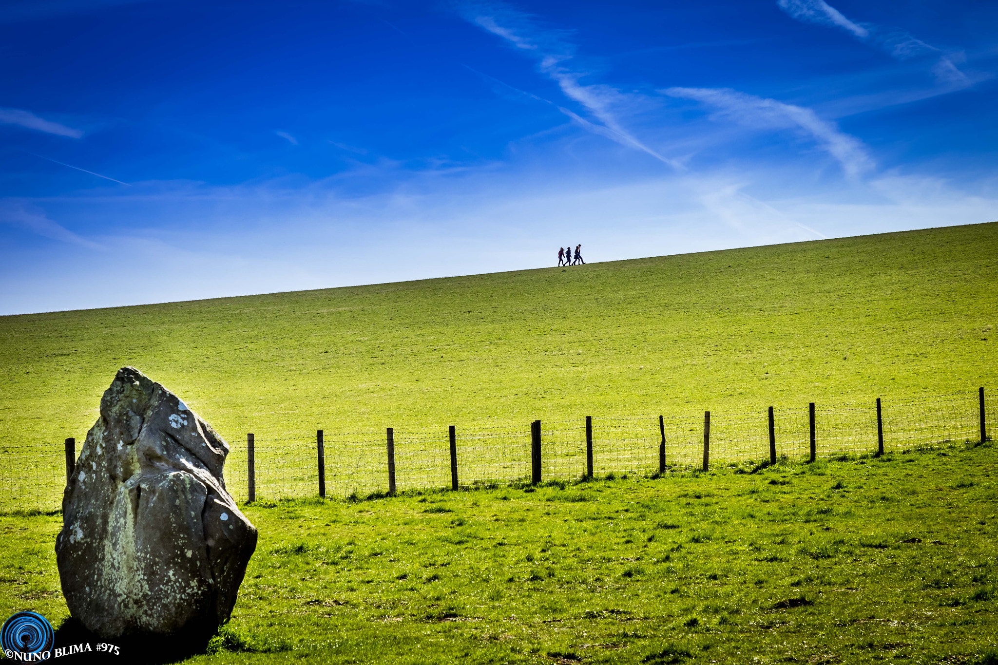Canon EF 24-105mm F4L IS USM sample photo. Climbing up the hill, at avebury photography