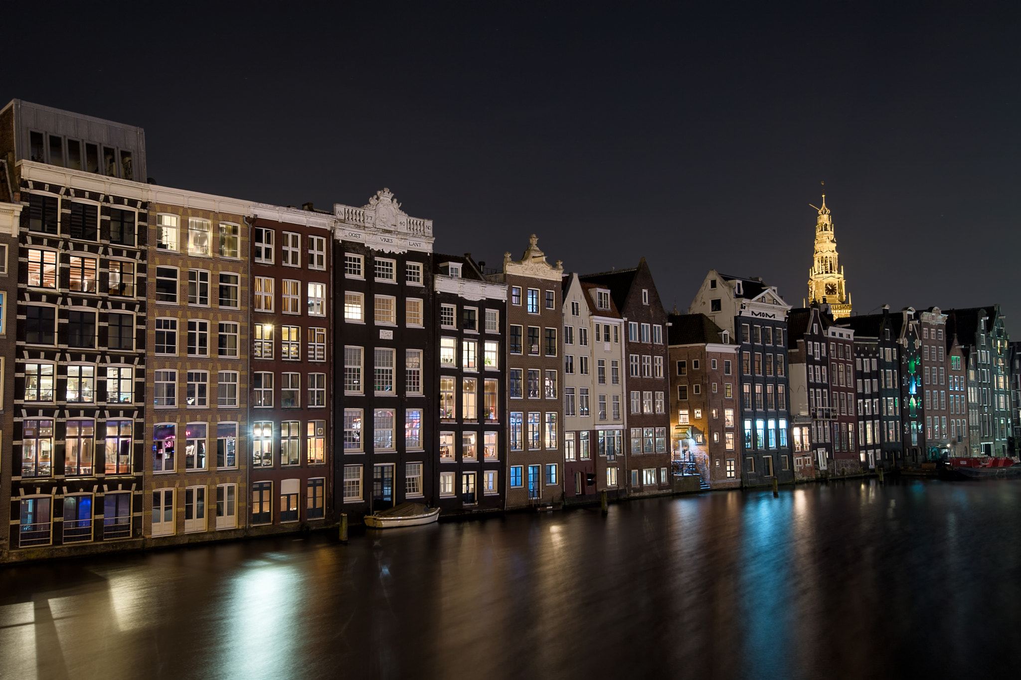 Nikon D5 + Nikon AF-S Nikkor 16-35mm F4G ED VR sample photo. Amsterdam by night 1 photography