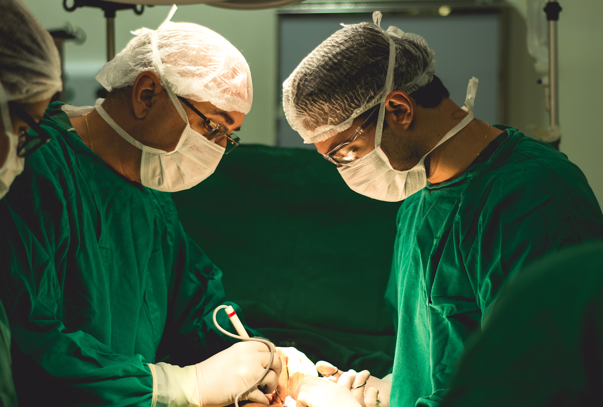 Nikon AF Nikkor 50mm F1.8D sample photo. Surgeons photography