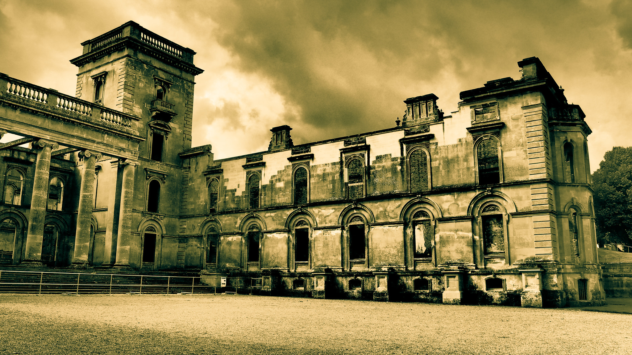 Olympus PEN E-PL5 sample photo. Witley court photography