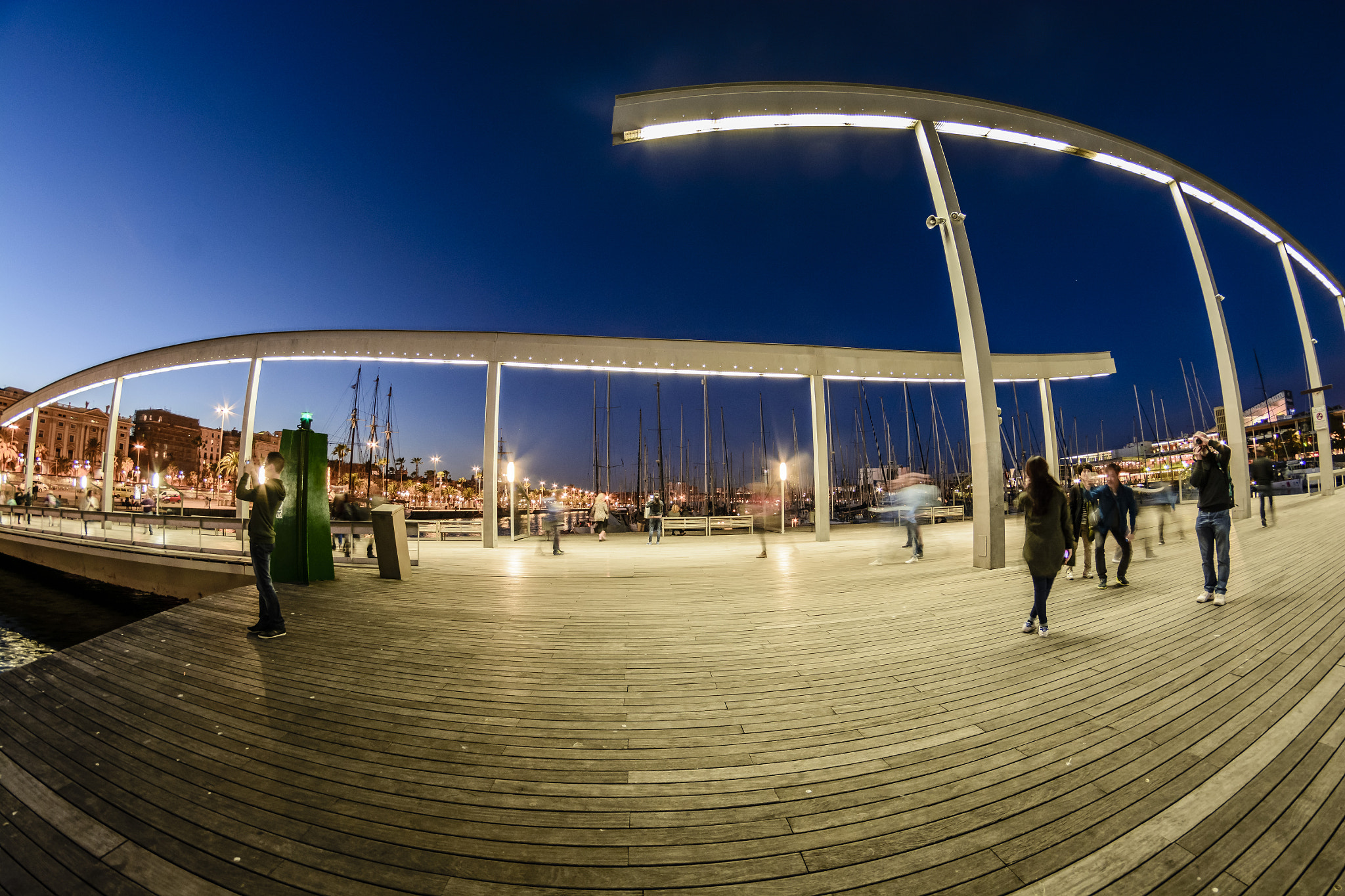 Nikon D7100 + Samyang 8mm F3.5 Aspherical IF MC Fisheye sample photo. Puerto de barcelona photography