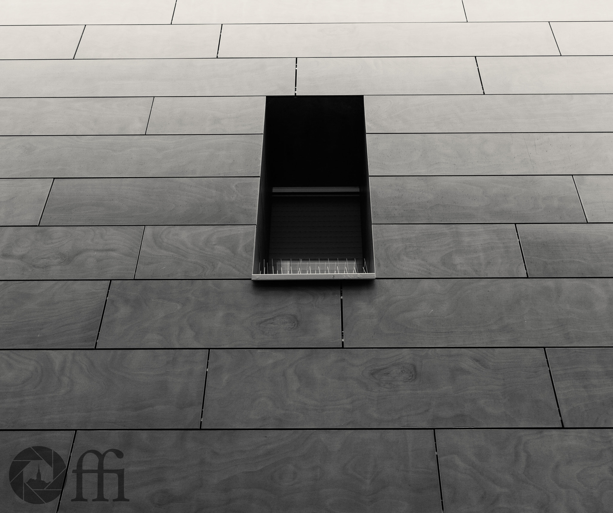 Sigma 10-20mm F3.5 EX DC HSM sample photo. The window photography