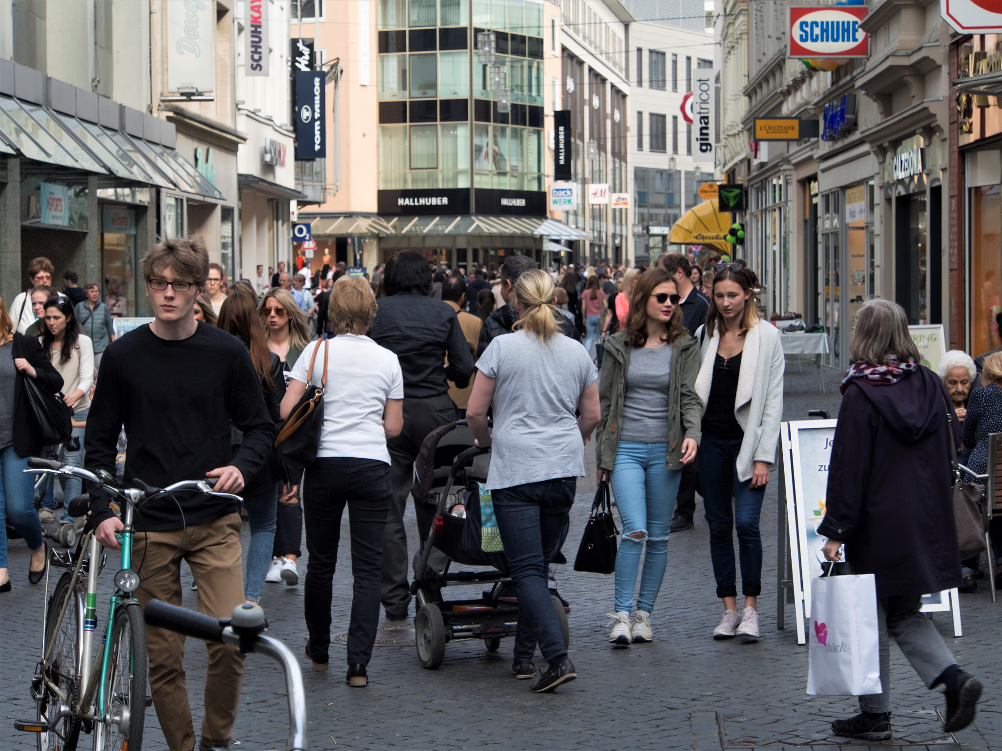 Olympus OM-D E-M5 sample photo. Braunschweig, die stadt lebt photography