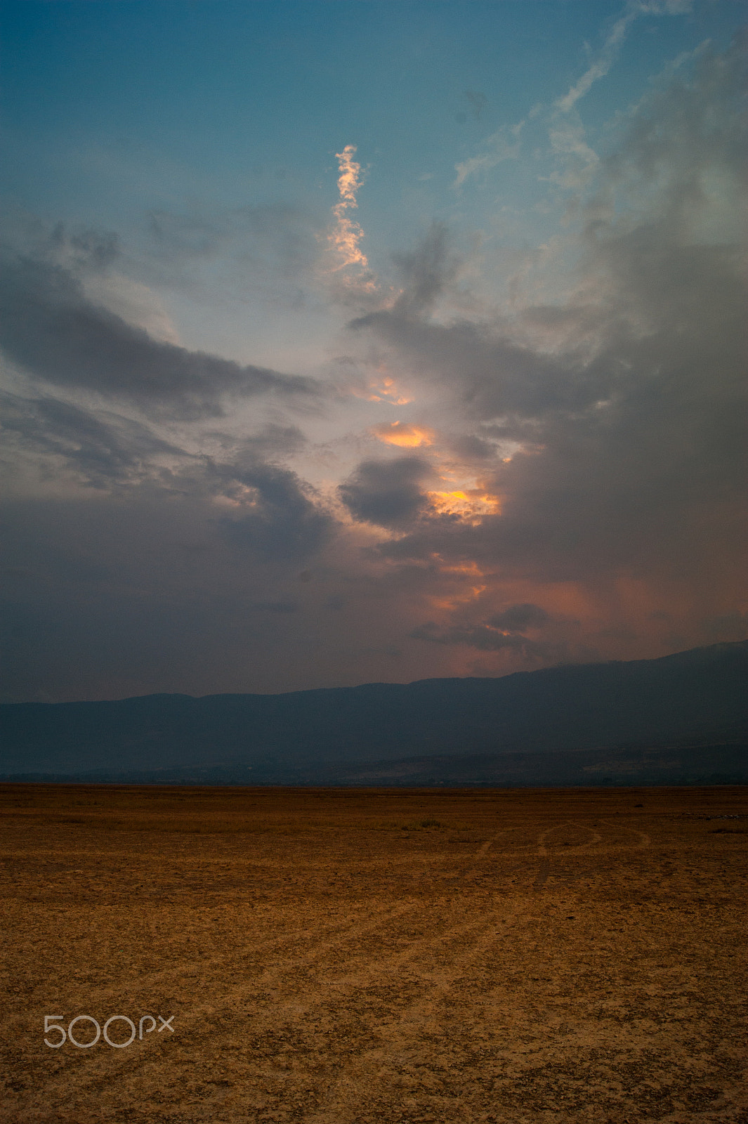 Sony Alpha DSLR-A380 + Sony DT 18-55mm F3.5-5.6 SAM sample photo. Lights show on the dry lake photography