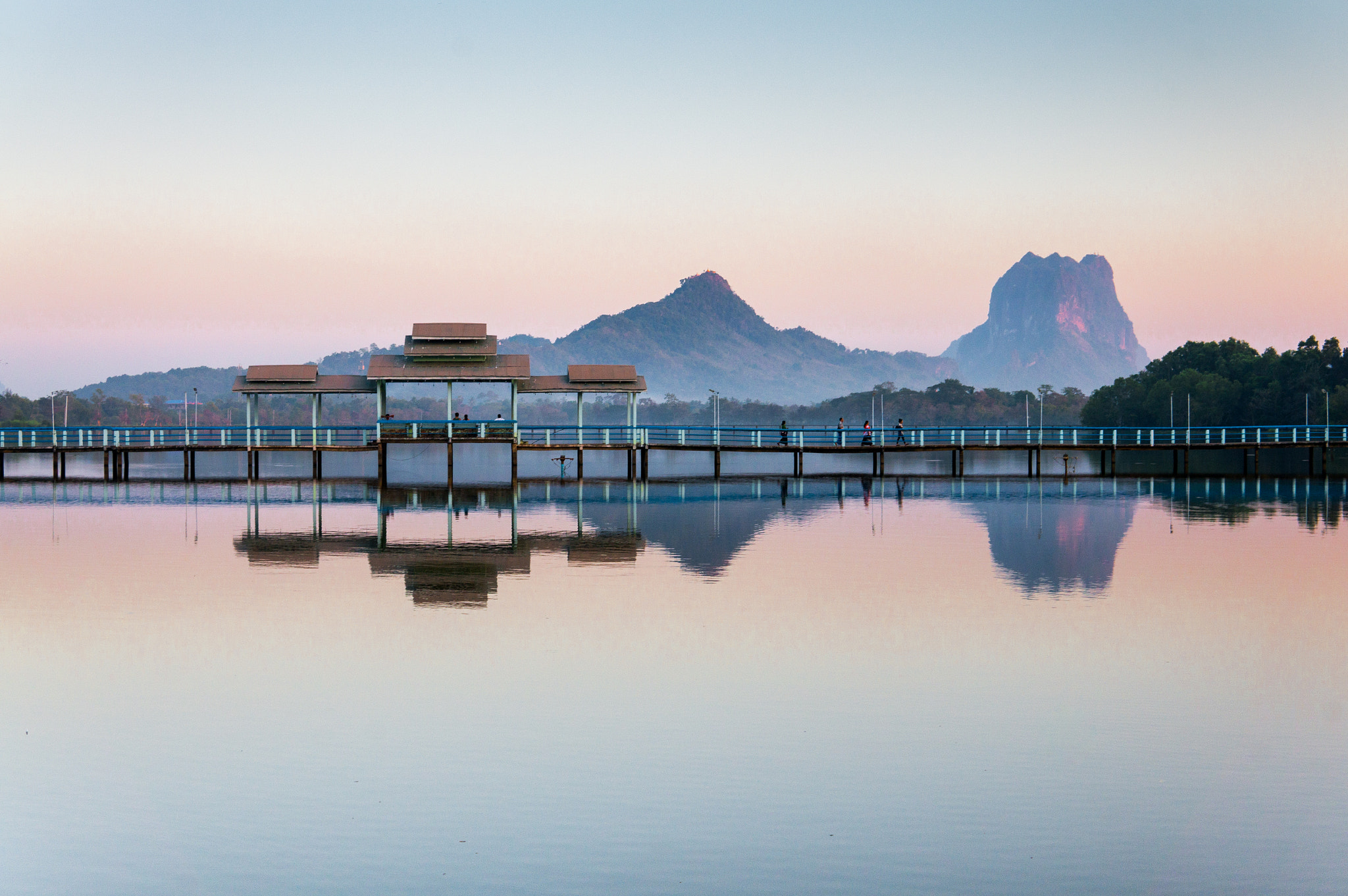 Sony Alpha NEX-5R sample photo. Sunset in hpa-an photography