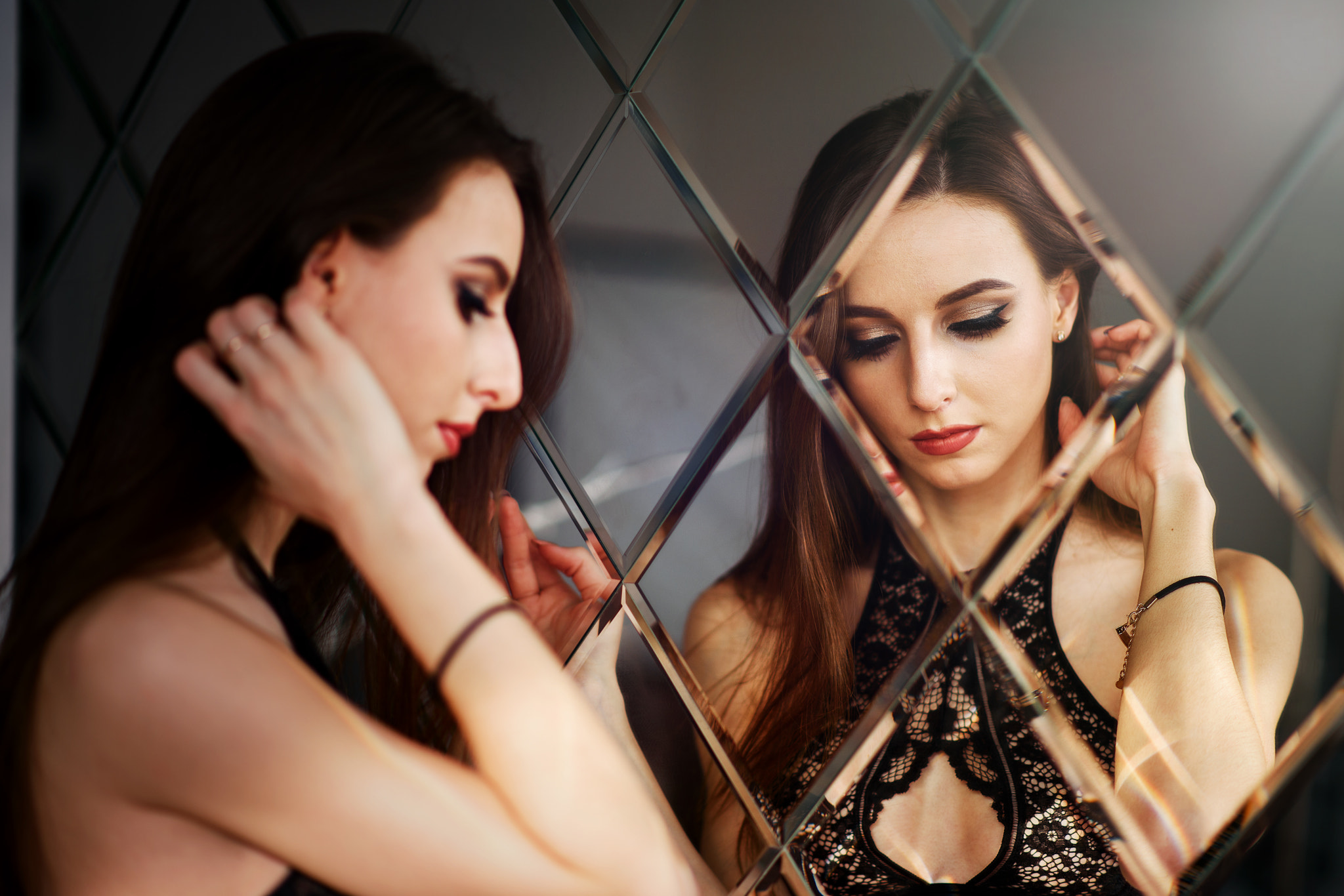 Nikon AF-S Nikkor 85mm F1.8G sample photo. In the mirror photography
