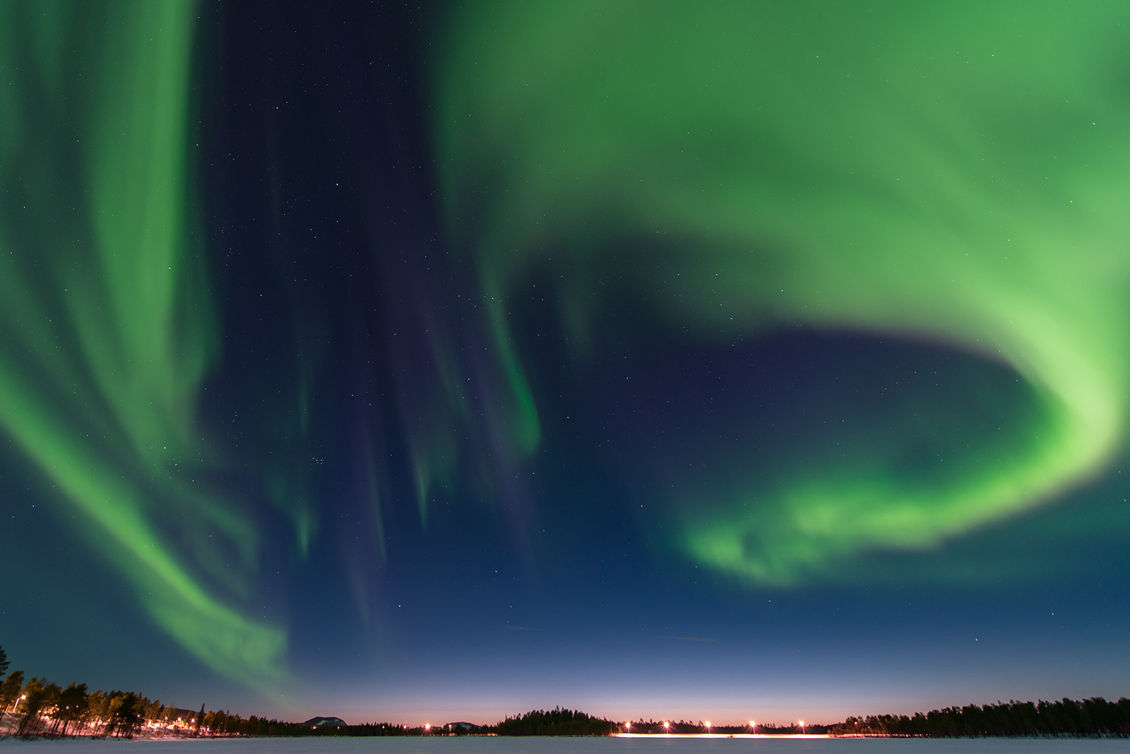 Nikon AF-S Nikkor 14-24mm F2.8G ED sample photo. Northern lights photography