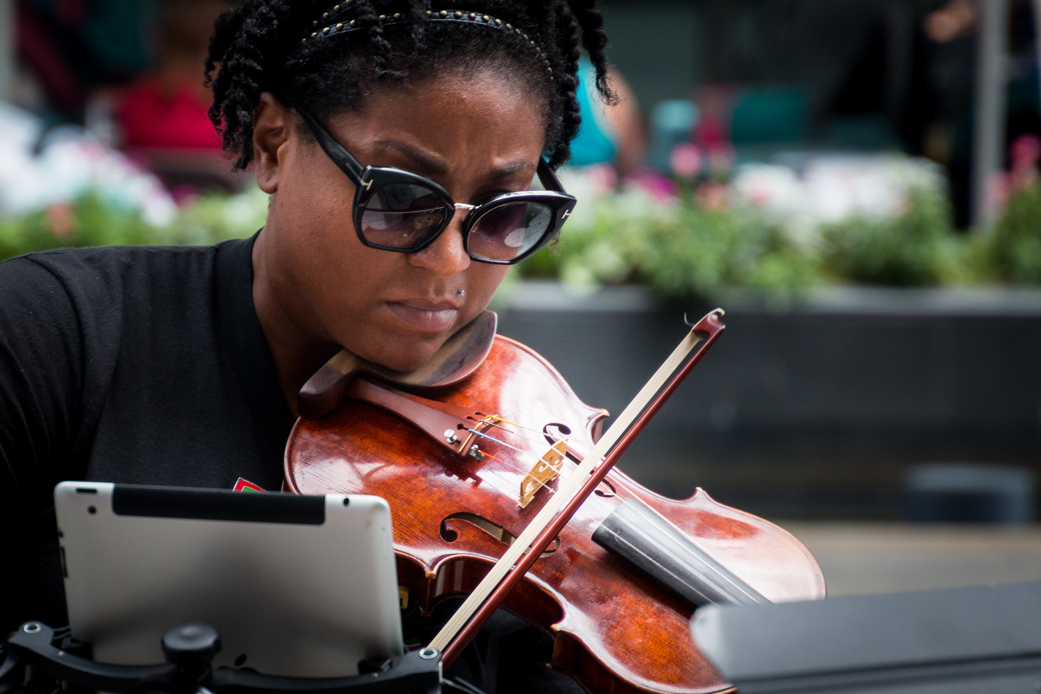 Canon EOS 70D sample photo. Violinist in htown photography