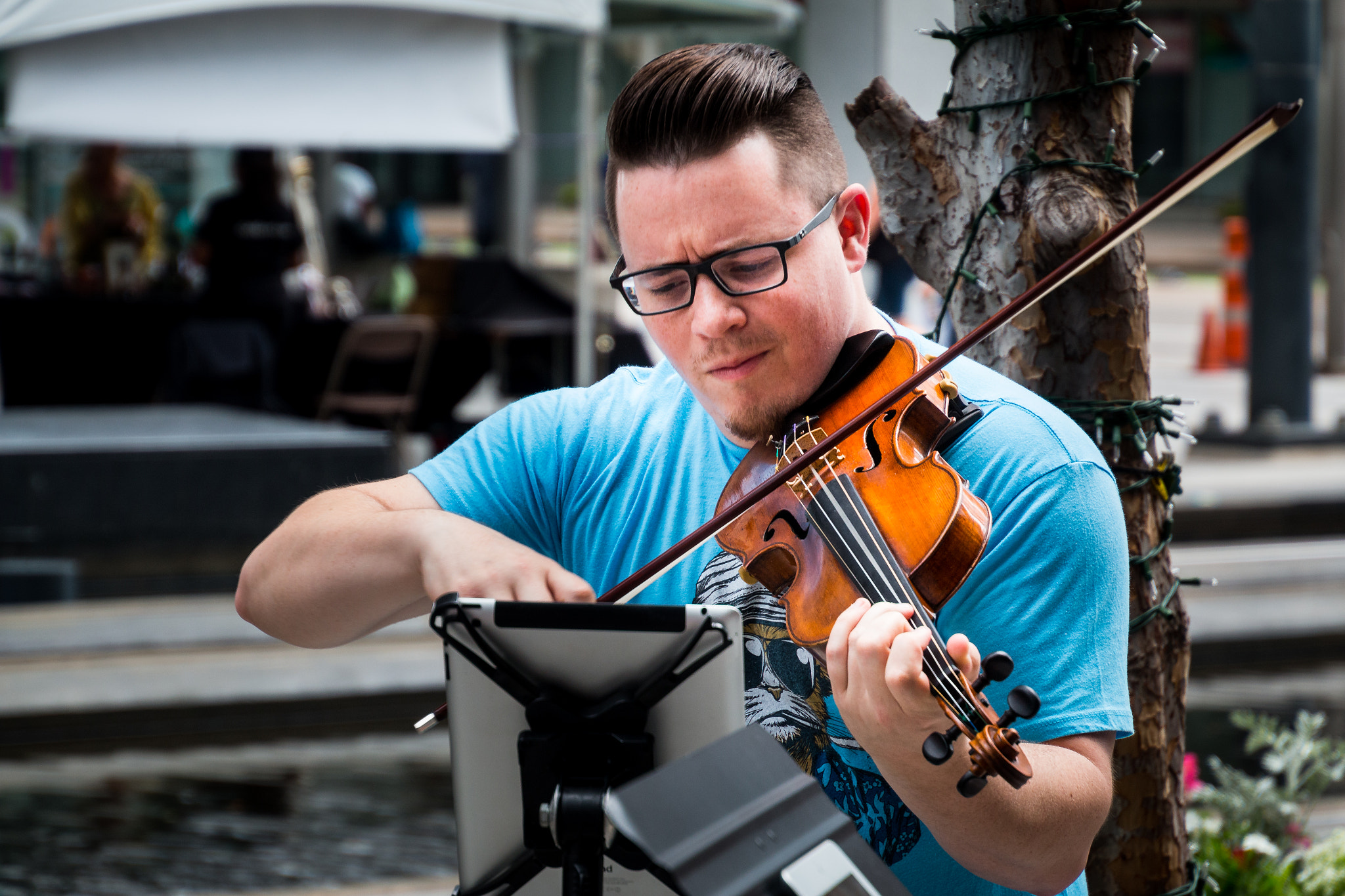 Canon EOS 70D sample photo. Violinist in htown photography