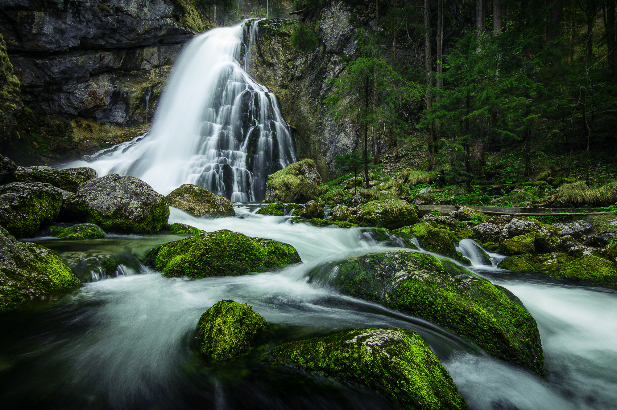 Sony SLT-A58 + Tokina AT-X Pro 11-16mm F2.8 DX sample photo. Waterfall golling photography