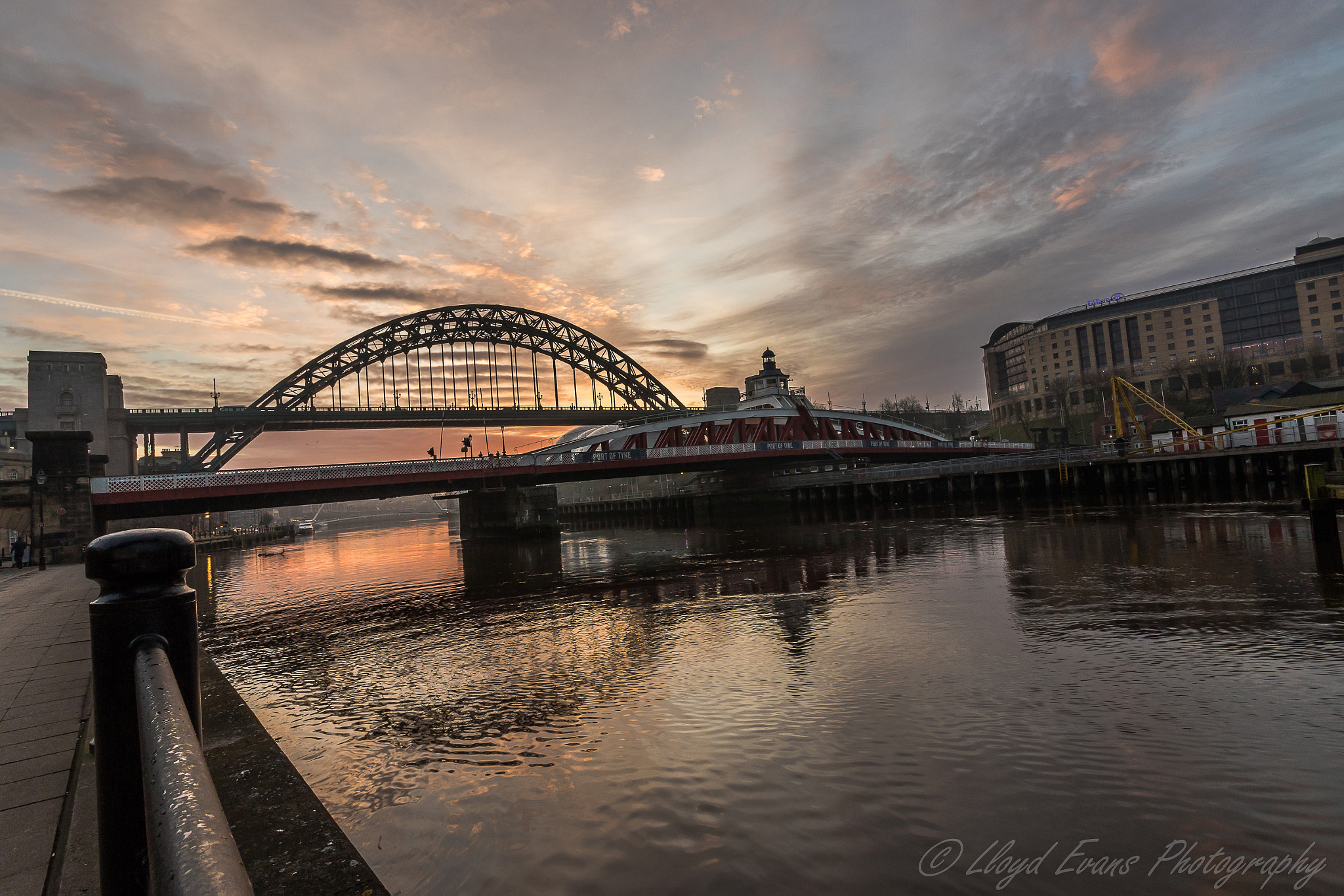 Canon EOS 7D Mark II + Sigma 10-20mm F4-5.6 EX DC HSM sample photo. Sunrise on the tyne photography