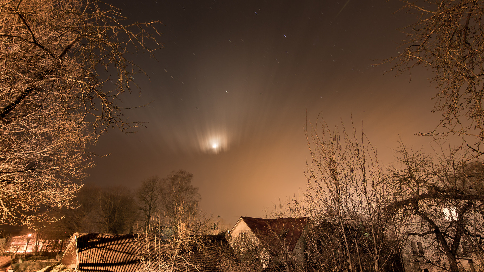 Canon EOS 70D + Tokina AT-X Pro 11-16mm F2.8 DX sample photo. Shy moon  photography