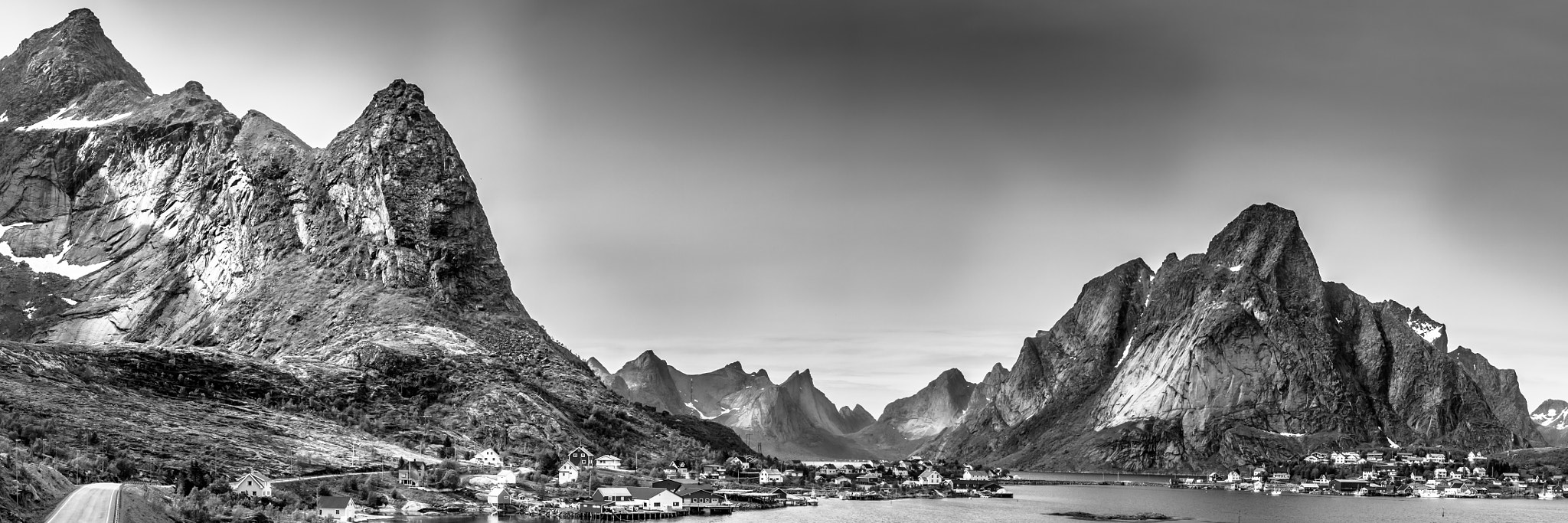 Pentax K-7 + Sigma AF 10-20mm F4-5.6 EX DC sample photo. Norway, reine panorama b&w photography