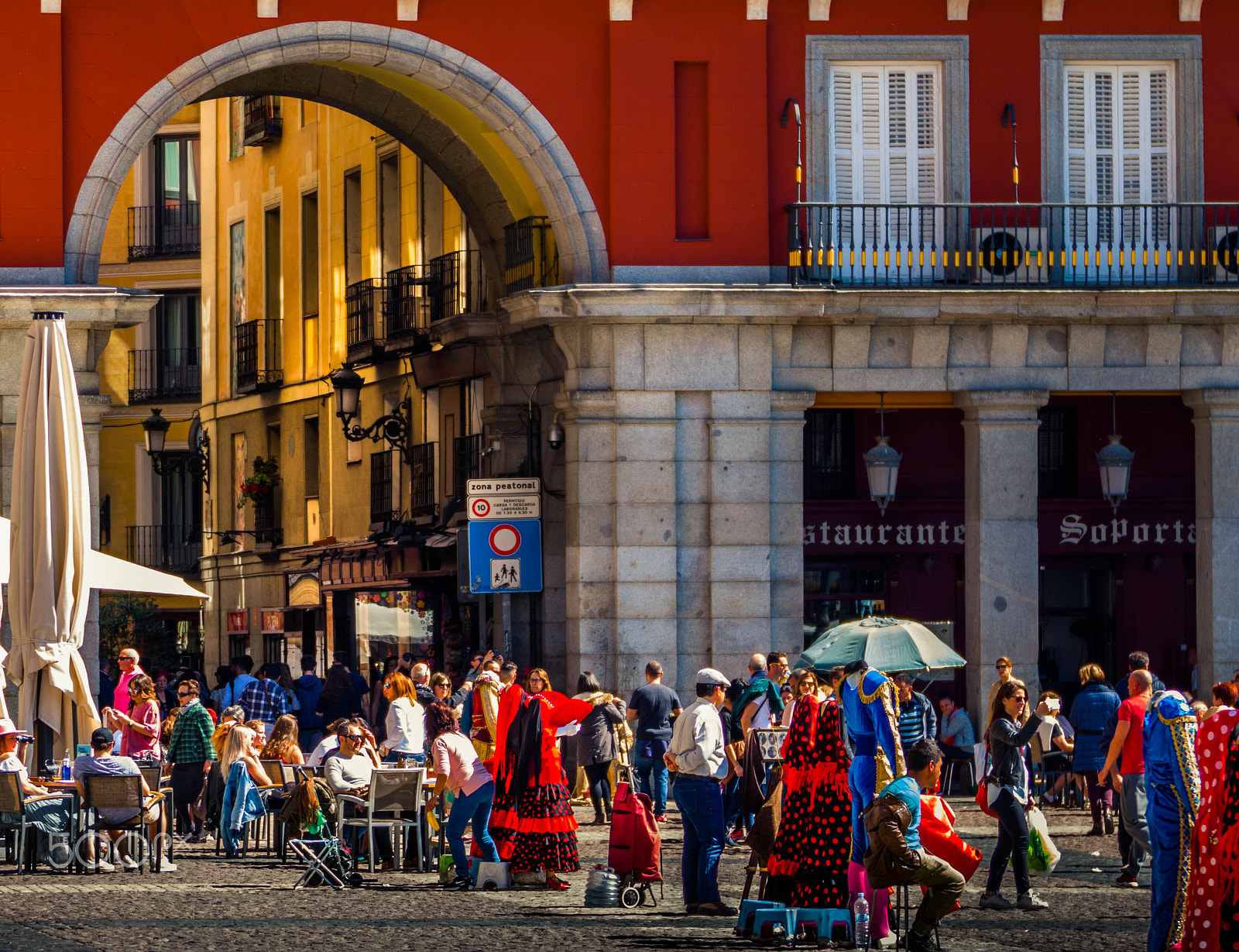 Tamron SP 35mm F1.8 Di VC USD sample photo. Madrid's lifestyle photography