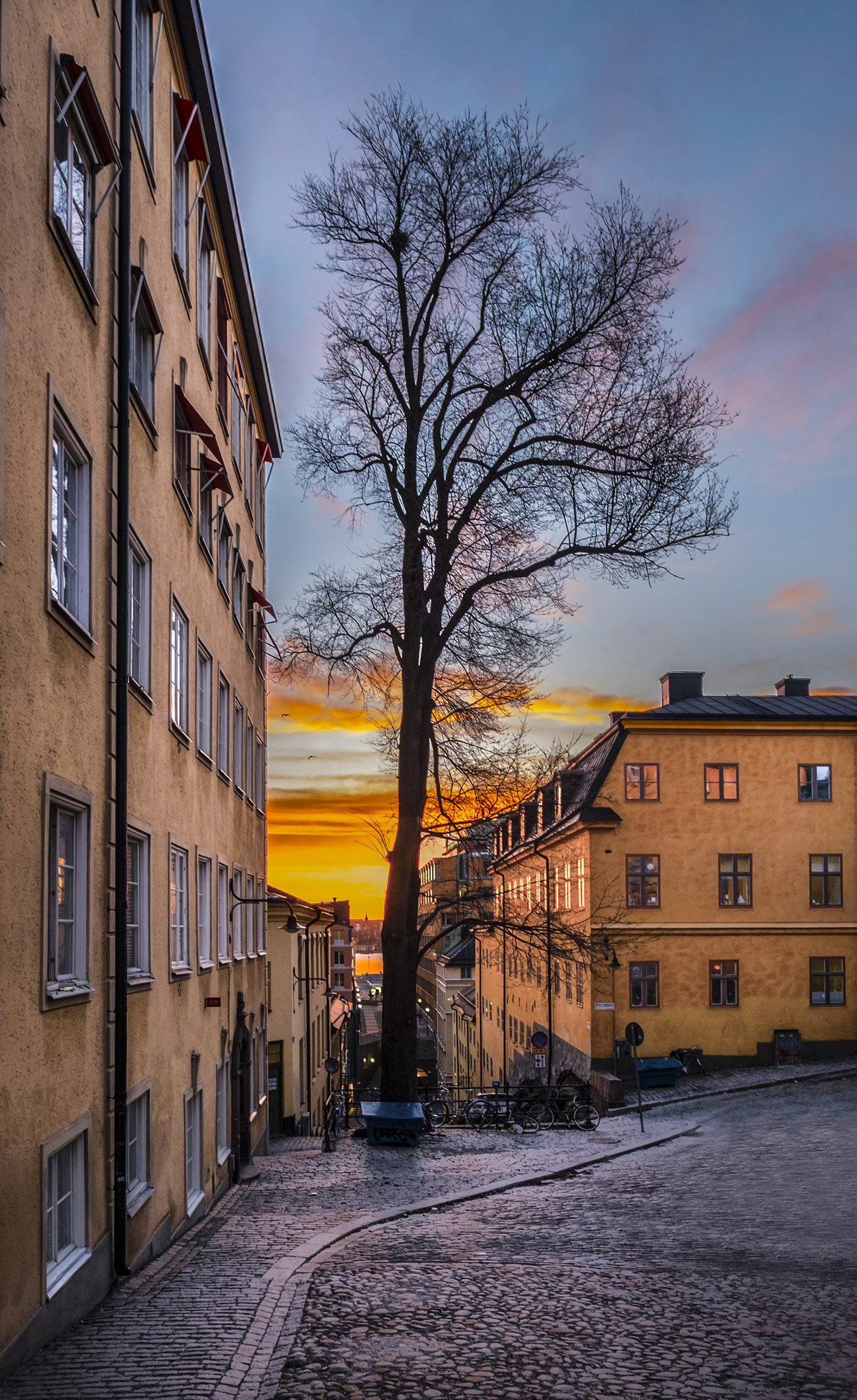 Fujifilm X-Pro1 sample photo. Tavastgatan, an old street photography