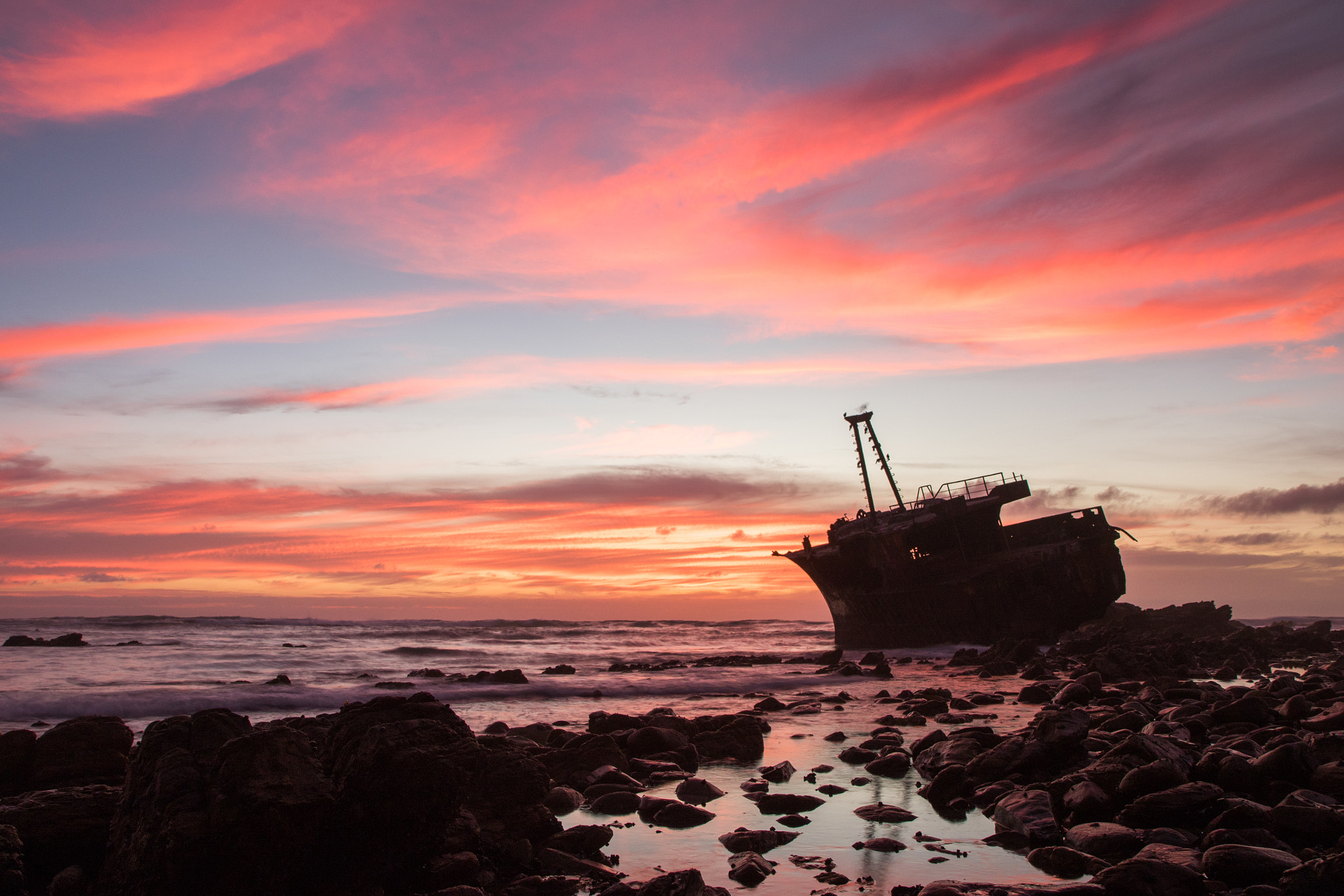 Canon EF-S 17-55mm F2.8 IS USM sample photo. Sunset shipwreck photography