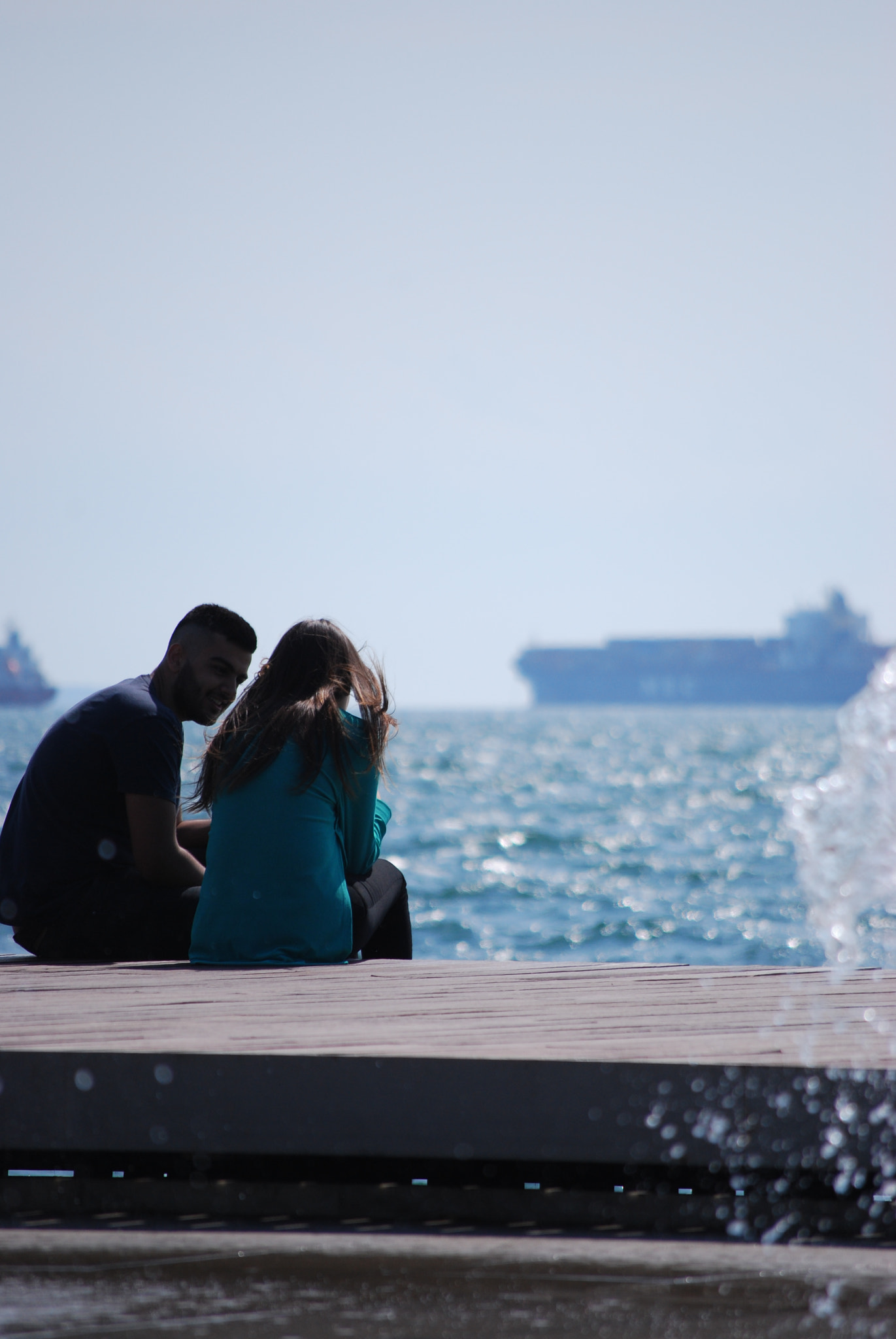 Nikon D60 sample photo. Couple gazing at the sea photography
