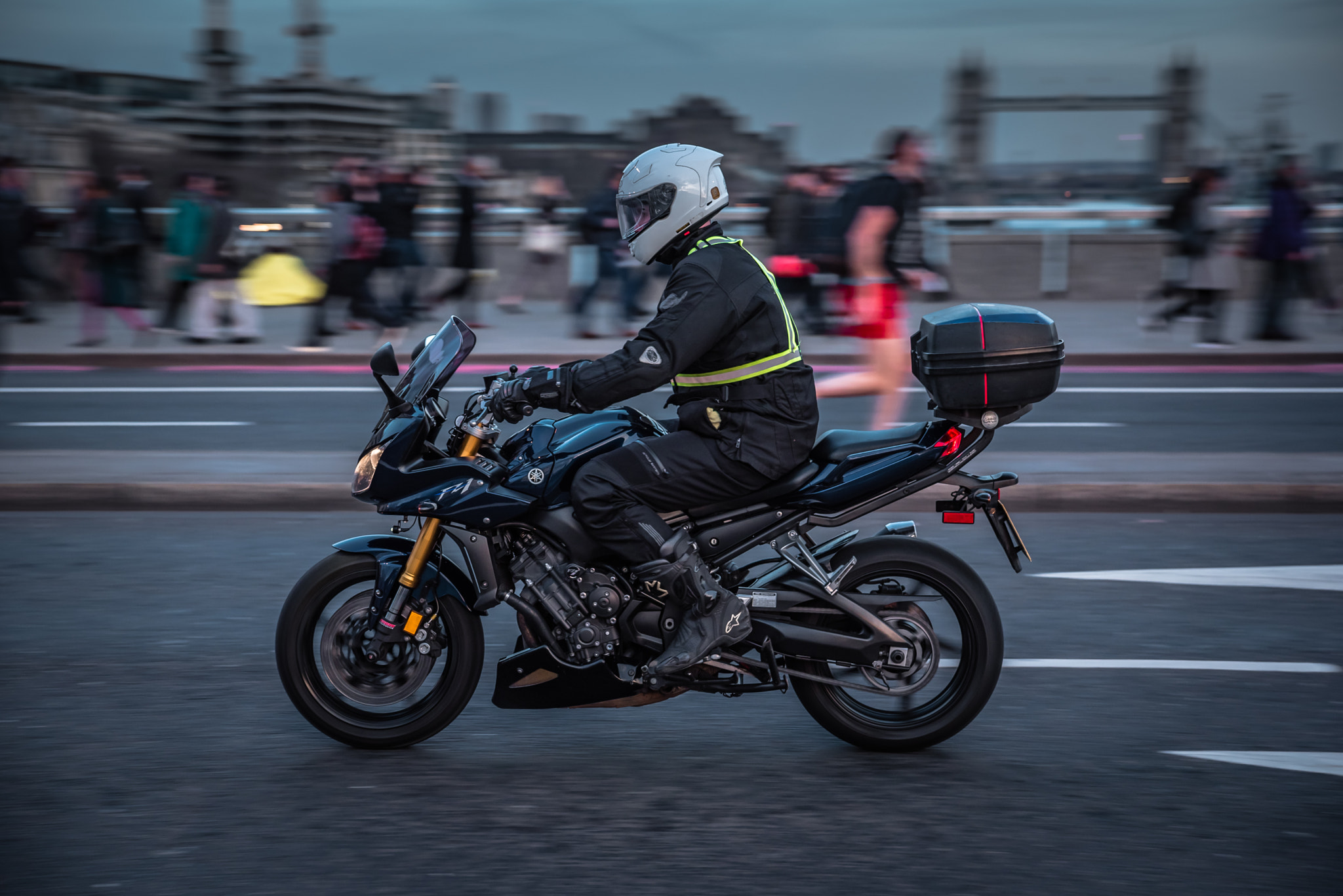 Tamron SP 24-70mm F2.8 Di VC USD sample photo. London rush hour photography