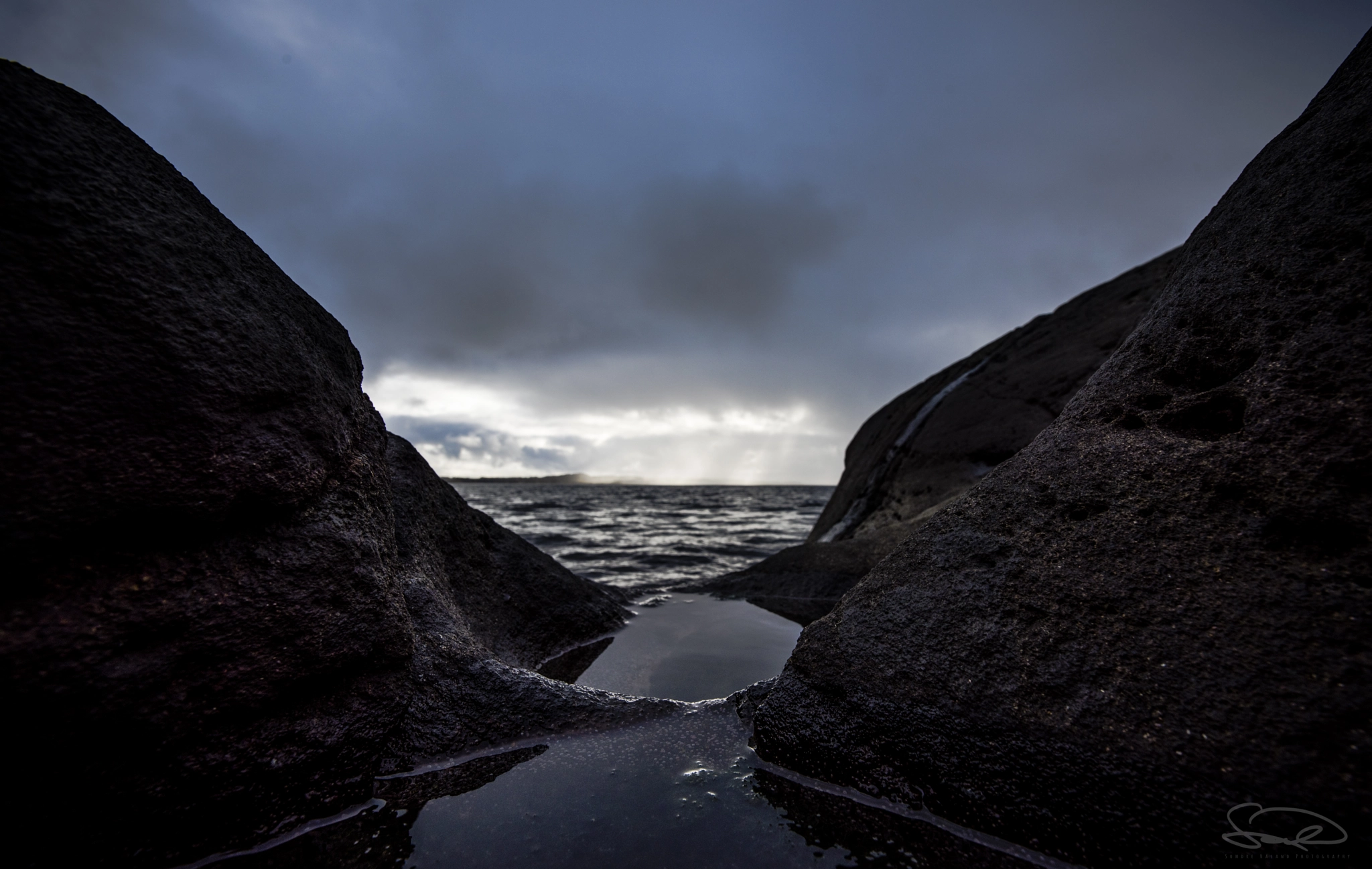 Nikon AF-S Nikkor 14-24mm F2.8G ED sample photo. Rain on the fjord photography