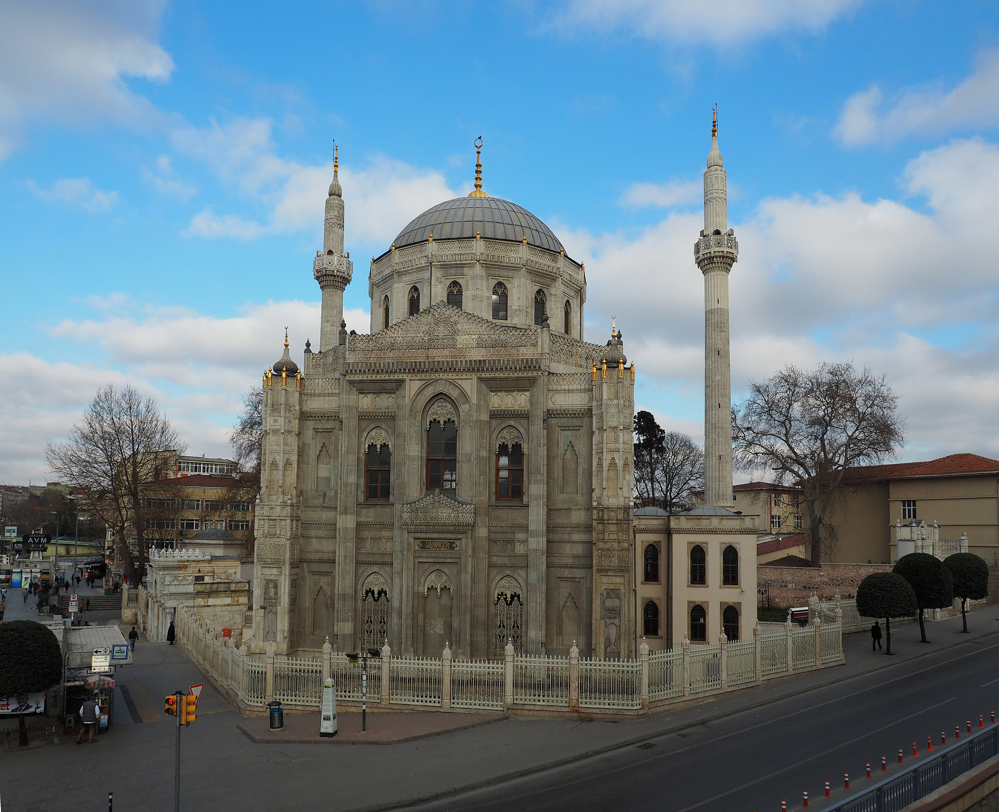 Olympus OM-D E-M5 II sample photo. Pertevniyal valide sultan mosque photography