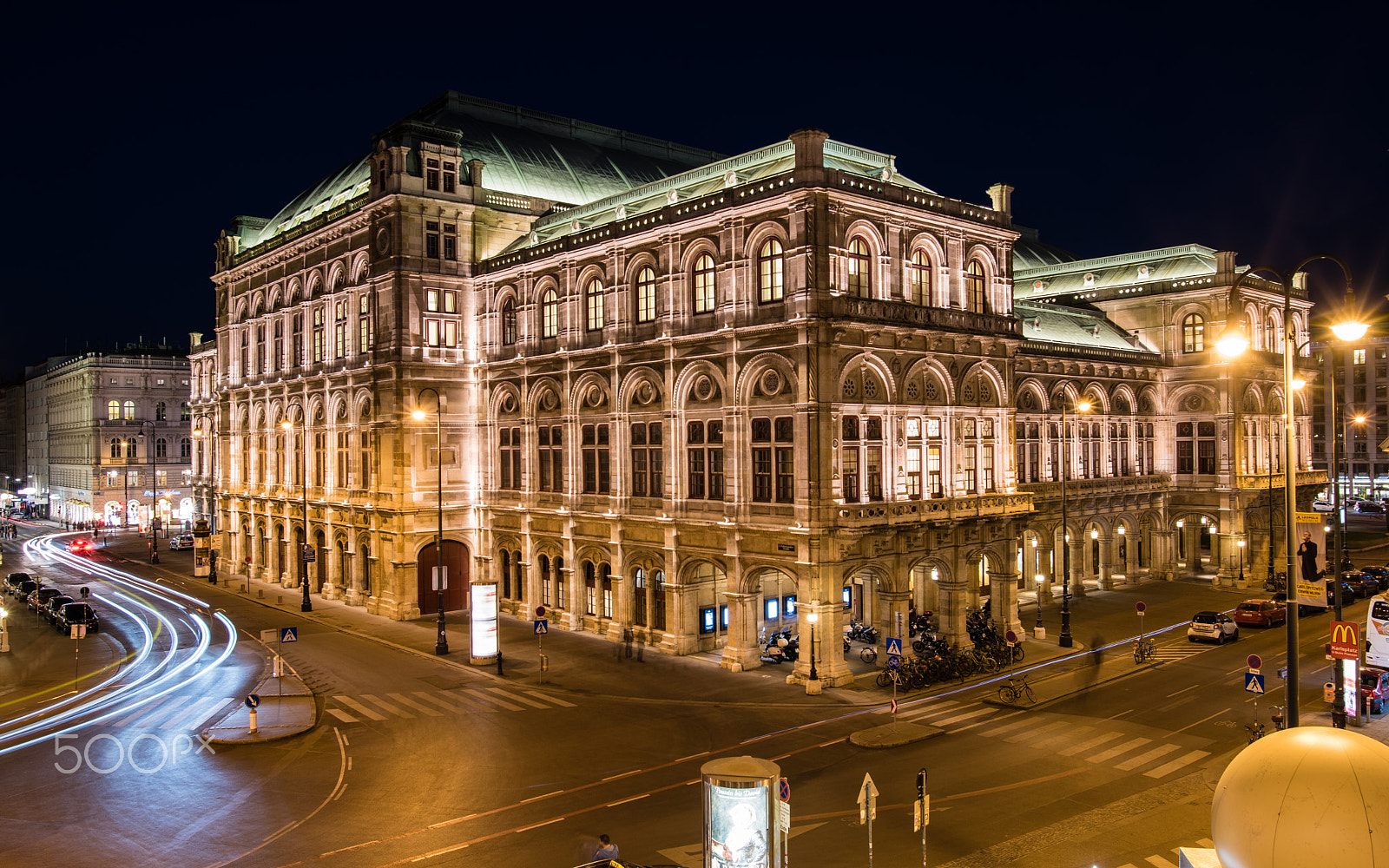 Nikon D810 + Nikon AF-S Nikkor 20mm F1.8G ED sample photo. Night at the opera photography