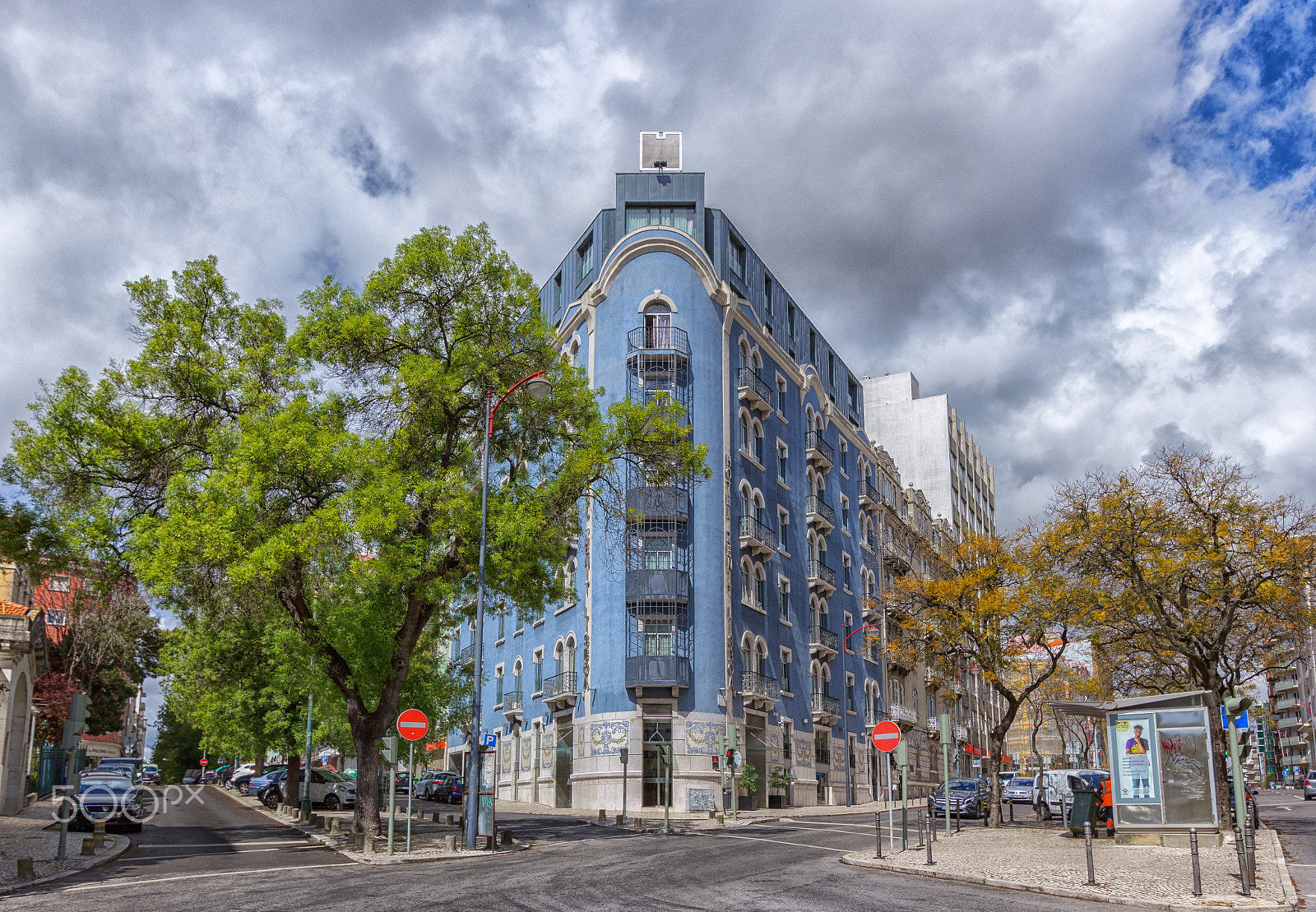 Canon EF-S 10-22mm F3.5-4.5 USM sample photo. Blue hotel photography