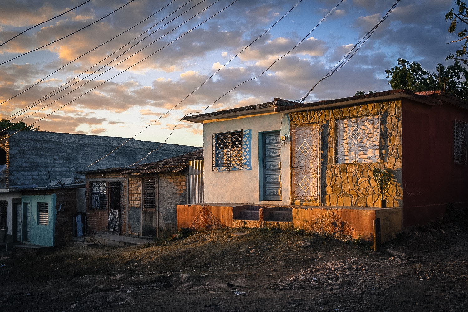 Sony a7 II + Sony Sonnar T* FE 35mm F2.8 ZA sample photo. Sunset in trinidad photography