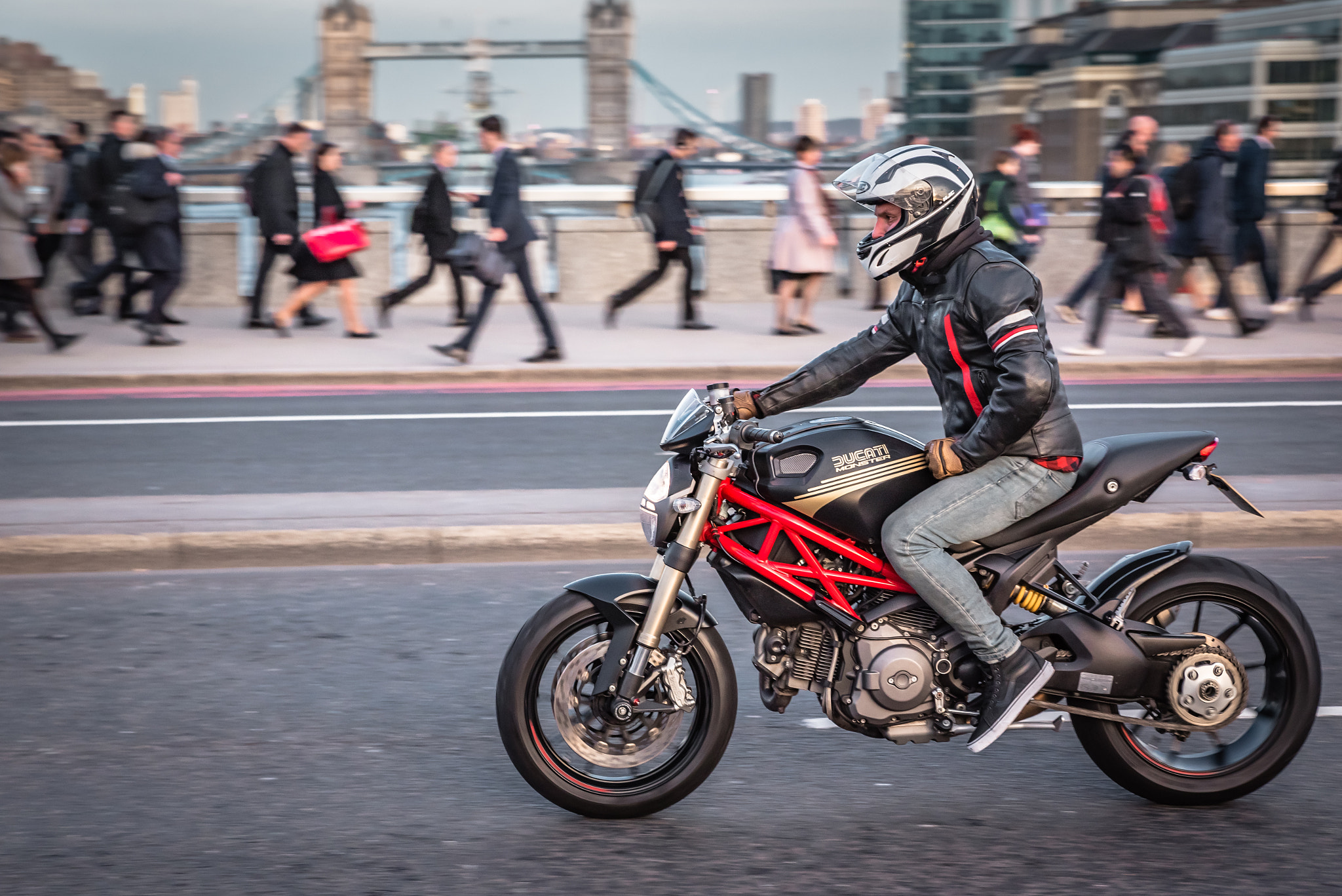 Tamron SP 24-70mm F2.8 Di VC USD sample photo. London traffic photography