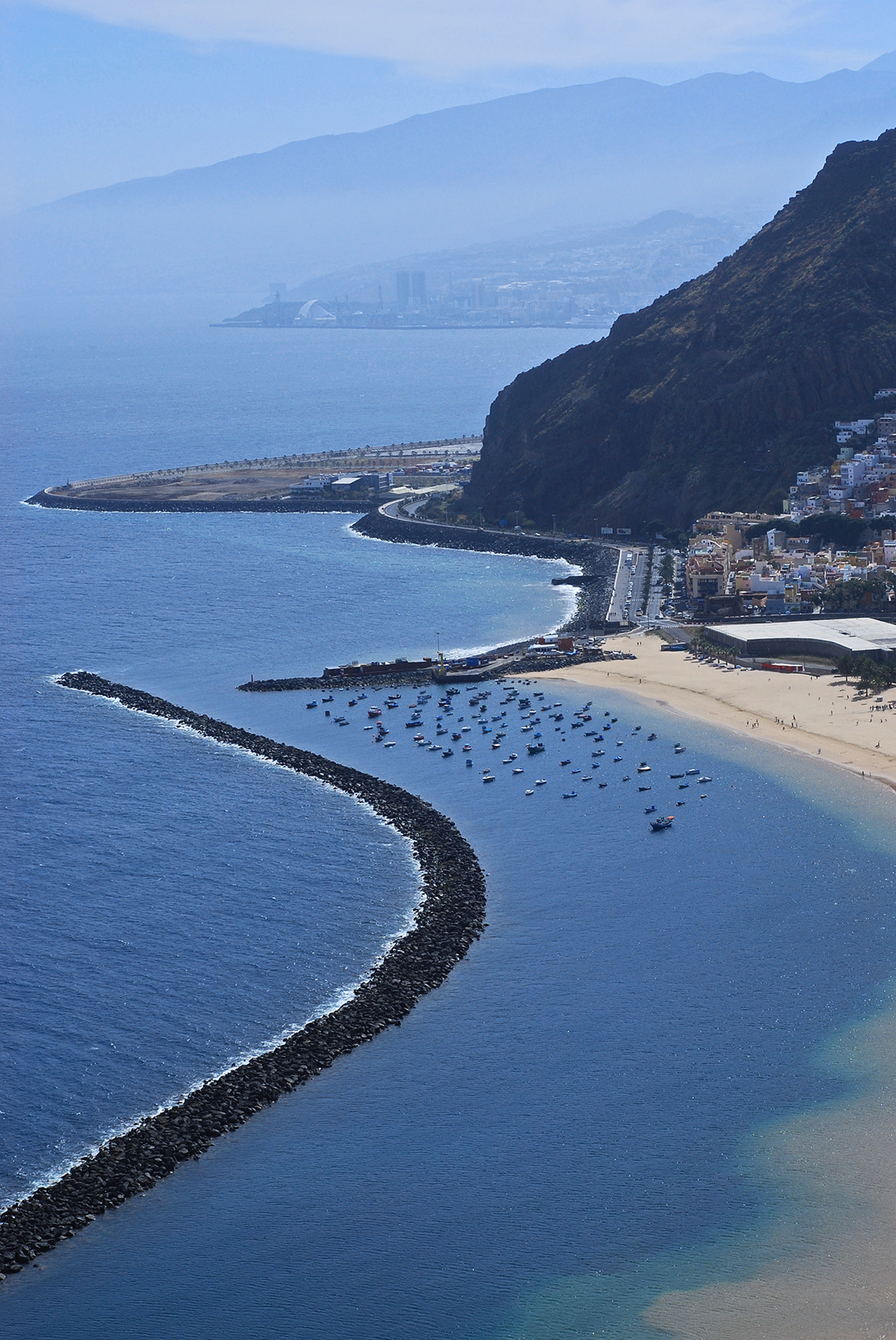 Nikon D80 + Nikon AF-S DX Nikkor 18-70mm F3.5-4.5G ED-IF sample photo. Tenerife blue in blue photography