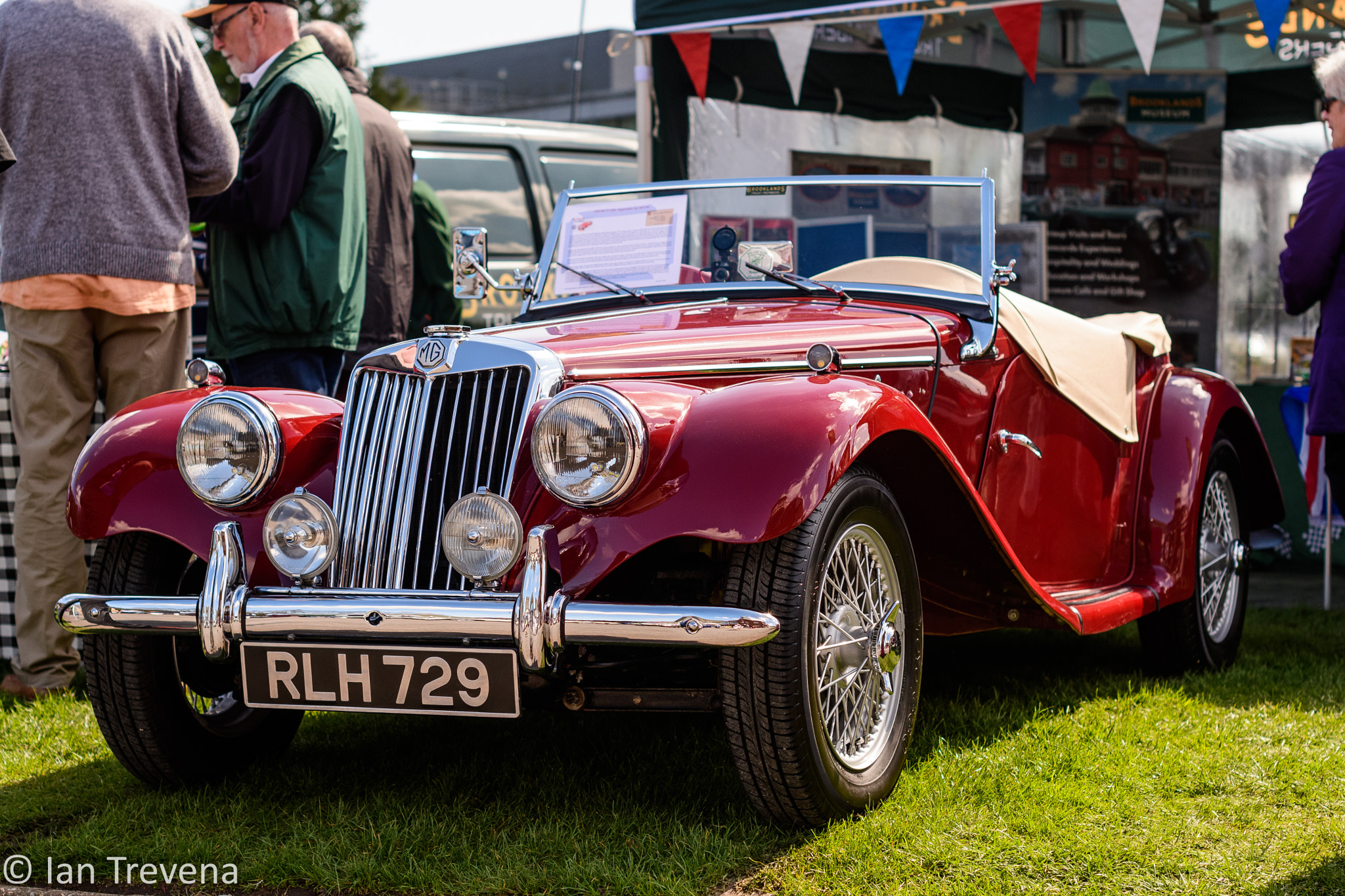 Nikon D500 + Nikon AF-S Nikkor 50mm F1.4G sample photo. Brooklands mg era day photography