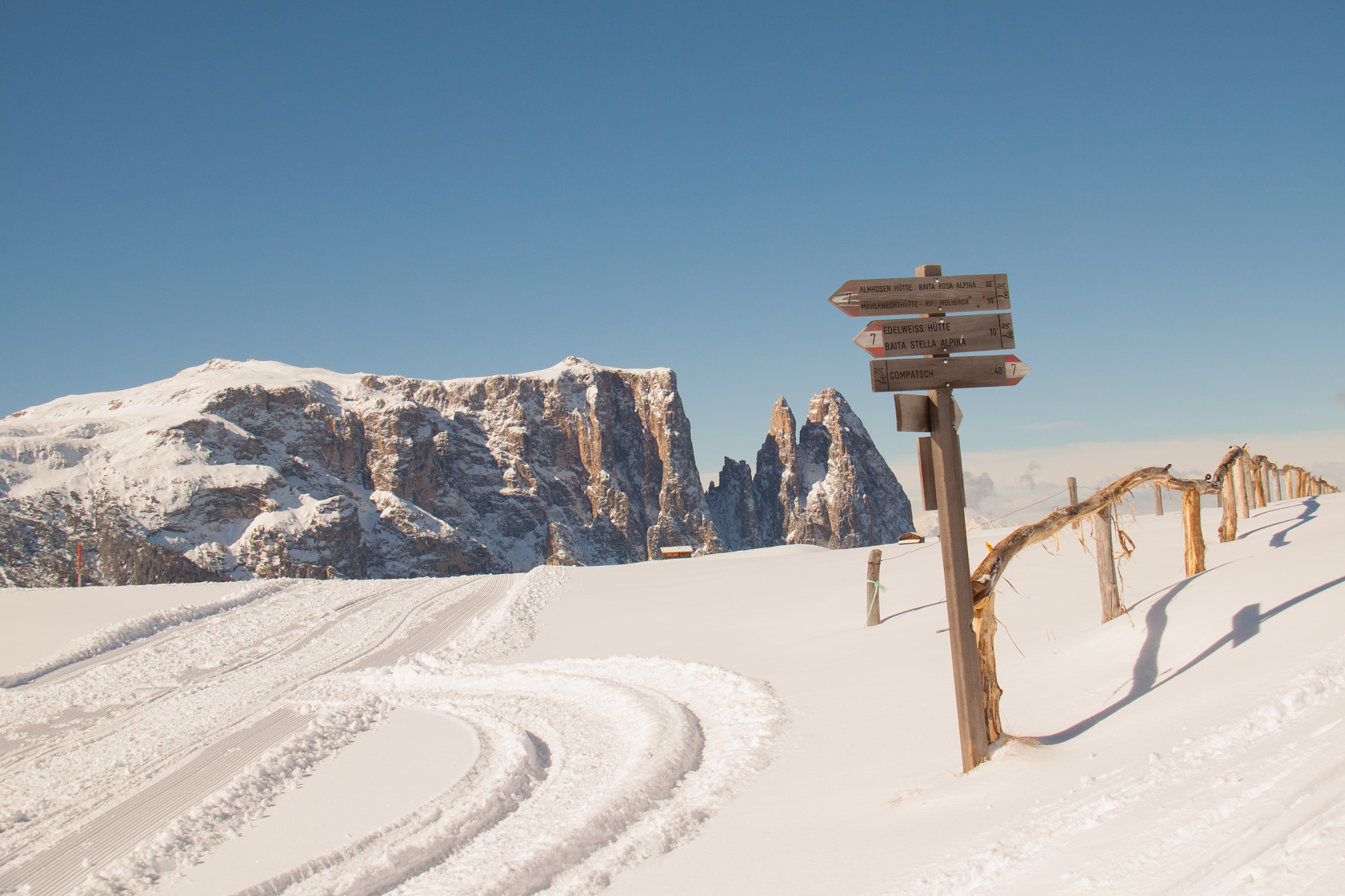 Canon EF-S 18-200mm F3.5-5.6 IS sample photo. Alpe di siusi.. neve! photography