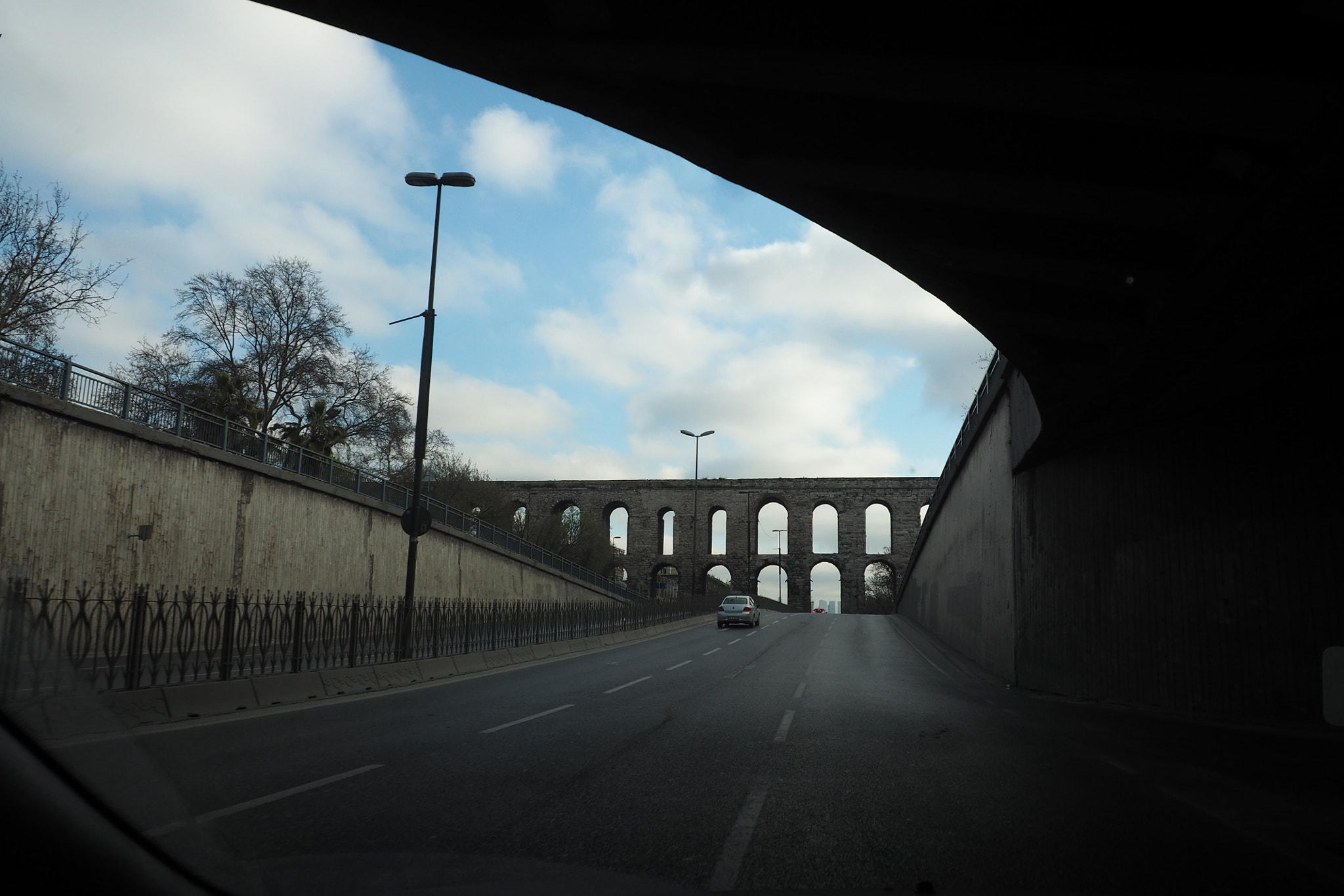 Olympus OM-D E-M5 II sample photo. Valens aqueduct photography