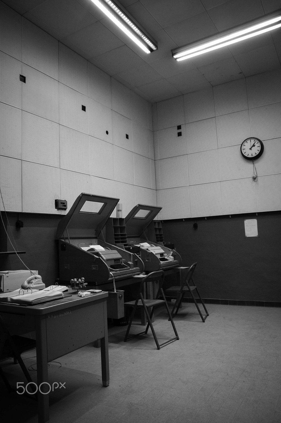 Sigma 17-70mm F2.8-4 DC Macro OS HSM | C sample photo. Secret cold war bunker photography