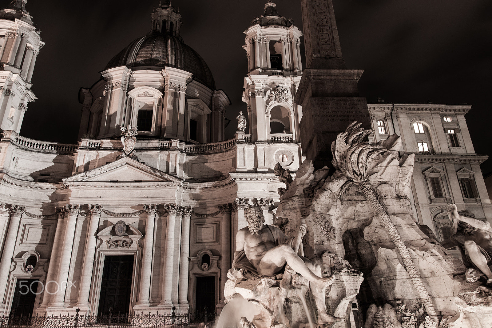 Tamron SP AF 17-50mm F2.8 XR Di II LD Aspherical (IF) sample photo. Piazza navona at night photography