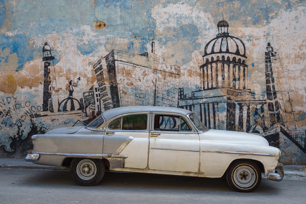 Sony a7R + Sony Vario-Tessar T* FE 16-35mm F4 ZA OSS sample photo. Havana, them old cars photography