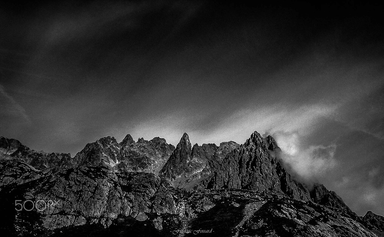 Sony Cyber-shot DSC-W170 sample photo. Sombre matinée sur les aiguilles rouges photography