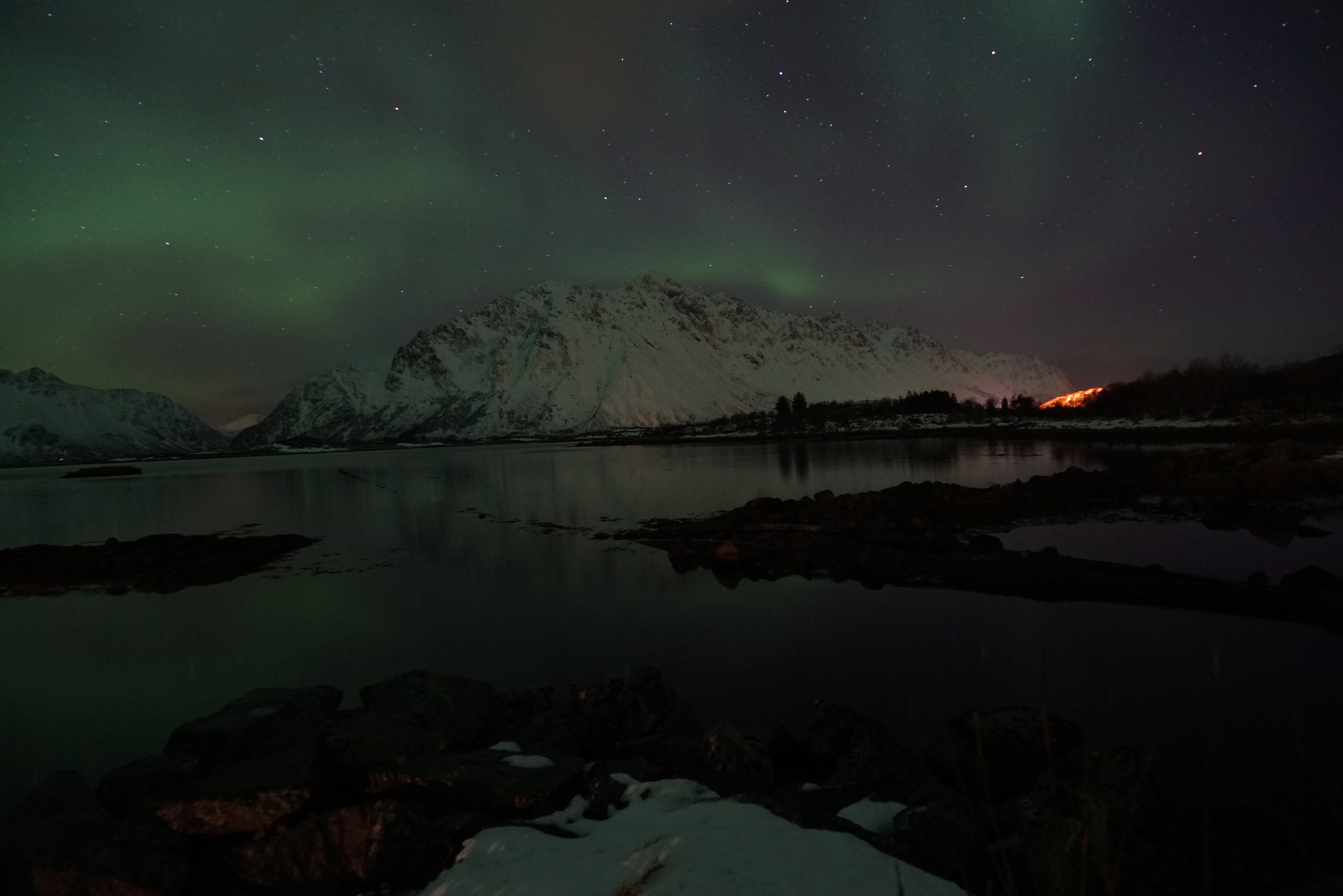 Sony a7R + Sony FE 24-240mm F3.5-6.3 OSS sample photo. Aurora borealis photography