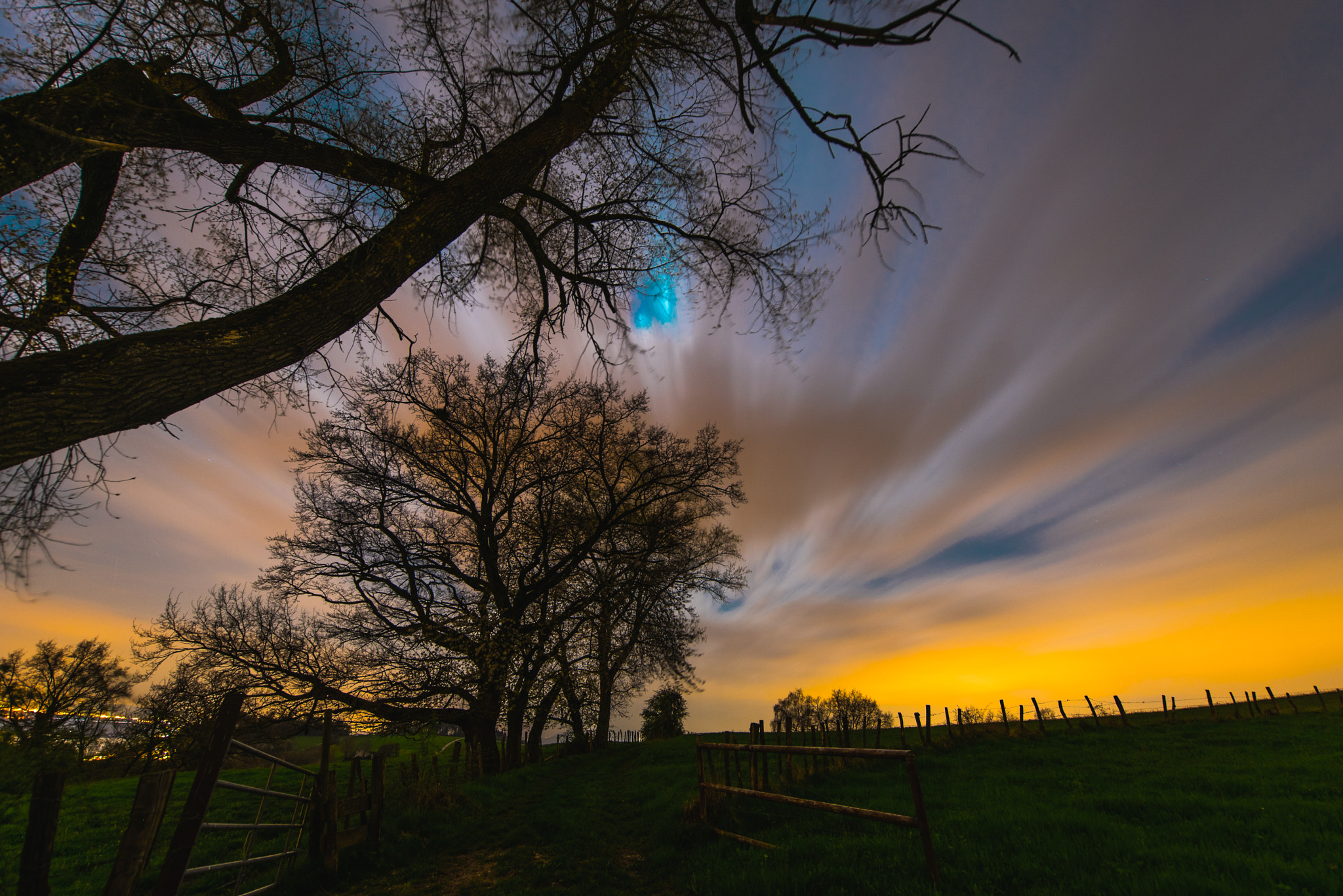 Nikon AF-S Nikkor 14-24mm F2.8G ED sample photo. Chassing clouds photography
