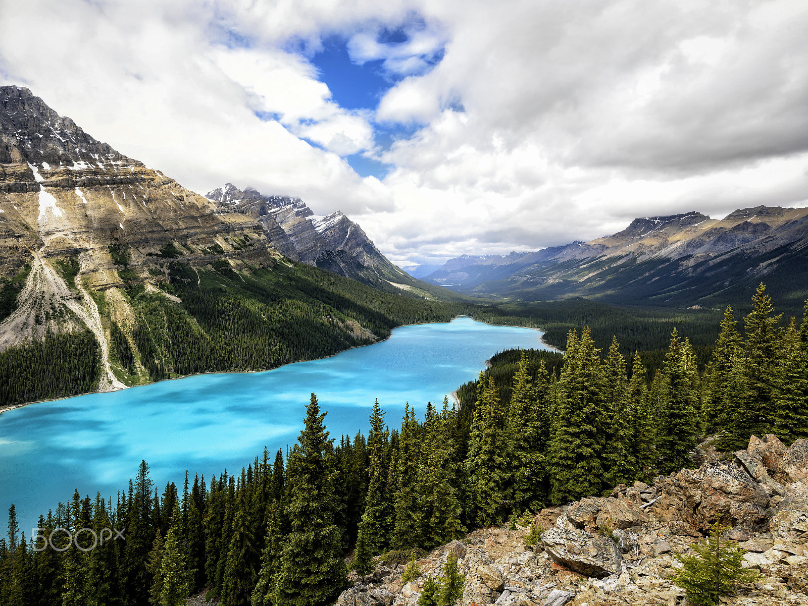 Nikon D750 + Nikon AF-S Nikkor 16-35mm F4G ED VR sample photo. Peyto lake photography