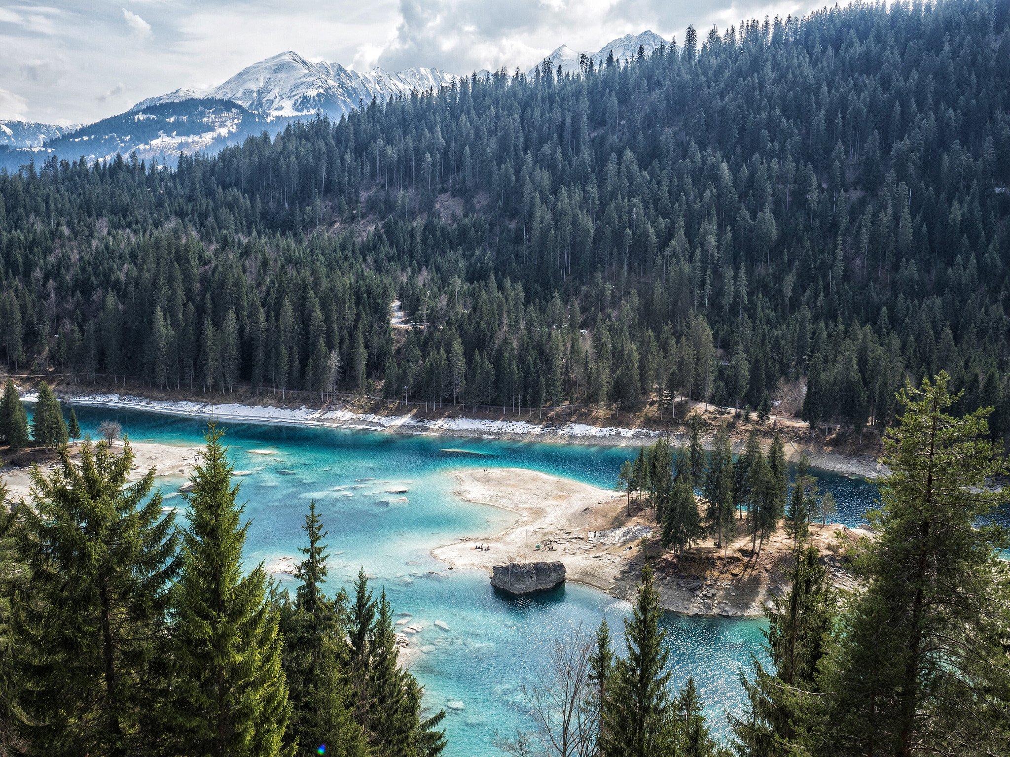 Olympus OM-D E-M5 II + Olympus M.Zuiko Digital 17mm F1.8 sample photo. Caumasee photography