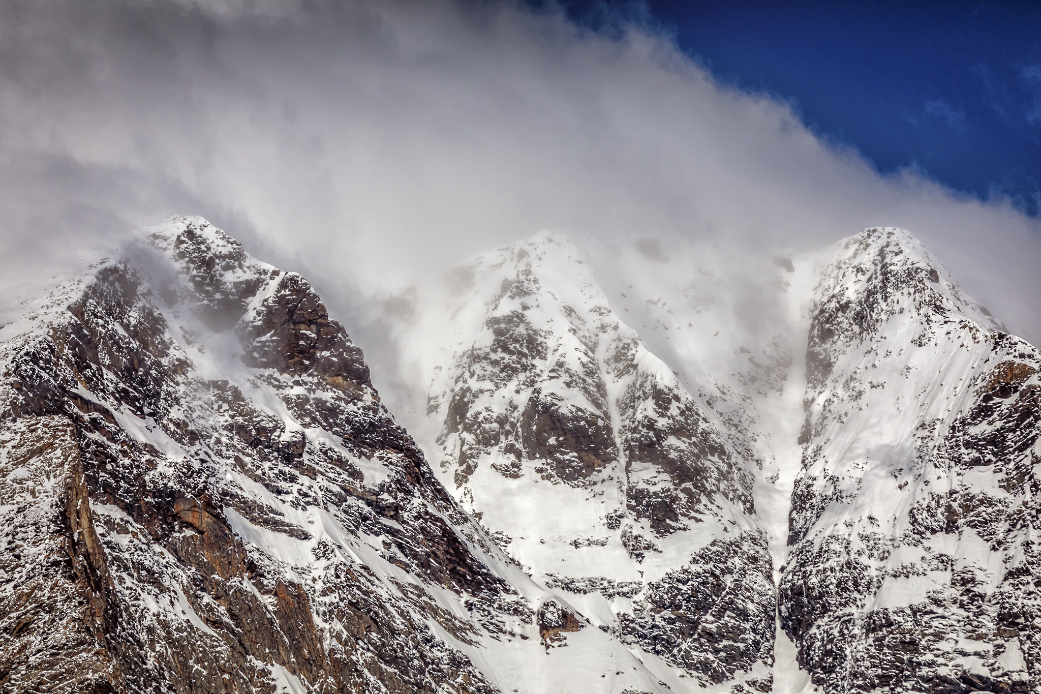 Canon EOS 5D Mark IV sample photo. Mt. ypsilon "y" couloir photography