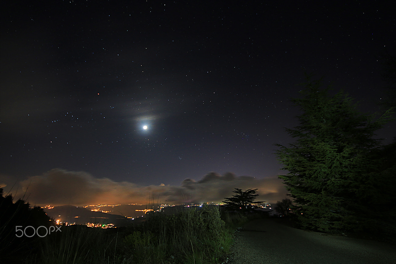 Canon EOS 70D + Sigma 8-16mm F4.5-5.6 DC HSM sample photo. Moon set photography