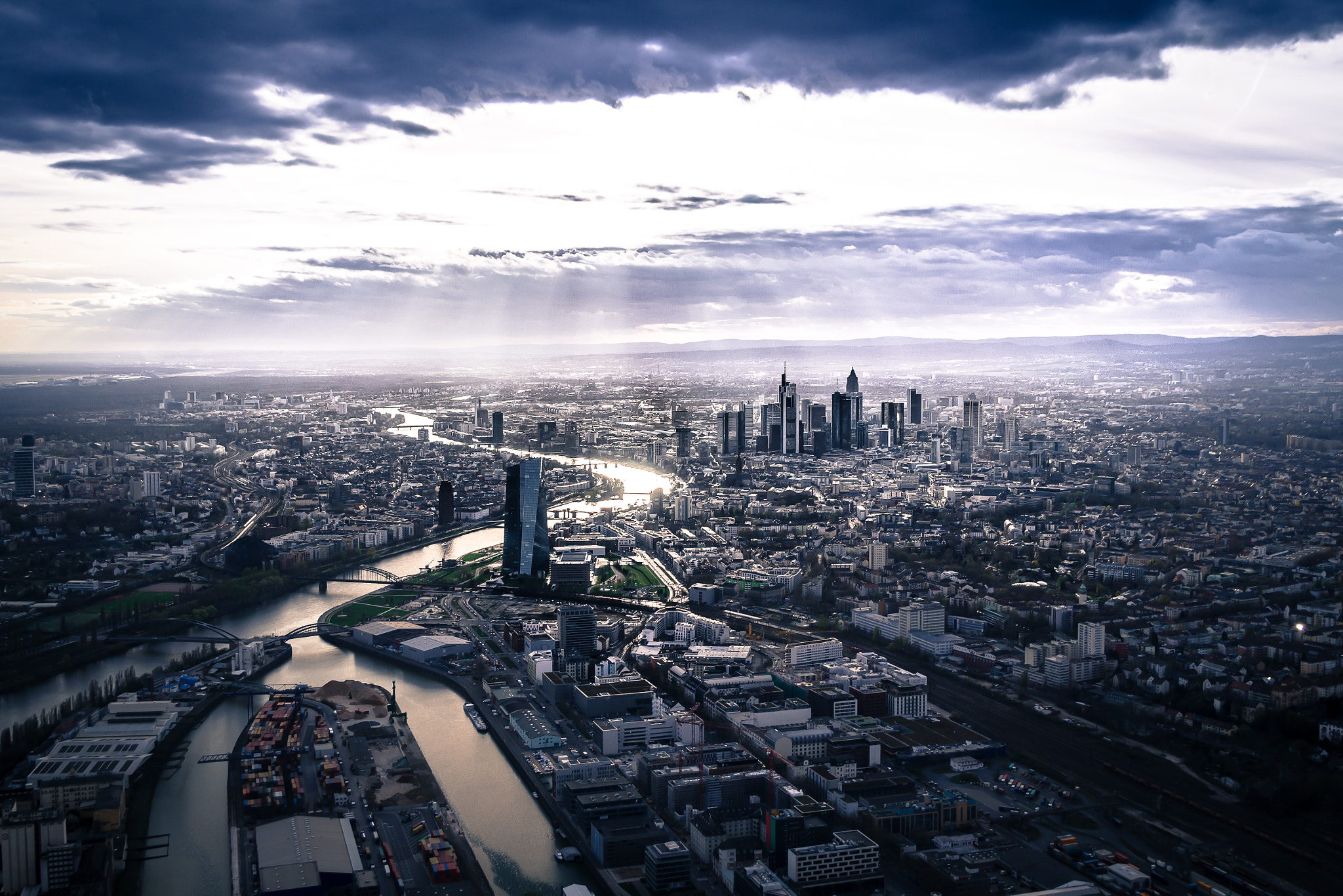 Canon EF-S 17-55mm F2.8 IS USM sample photo. Frankfurt aerial photography